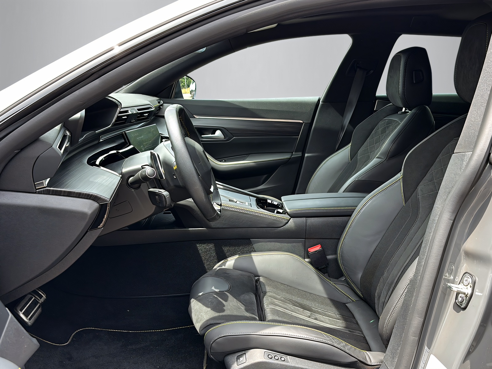PEUGEOT 508 SW 1.6 Plug-in Hybrid4 PSE-image-2