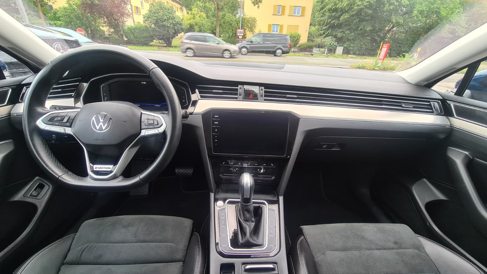 VW Passat 2.0 TDI BMT Elegance 4Motion DSG ** Alcantara-Leder ** Gr.Navi ** RF-Kamera ** Abstandsreglungsysteme ** Modell 2022-image-15