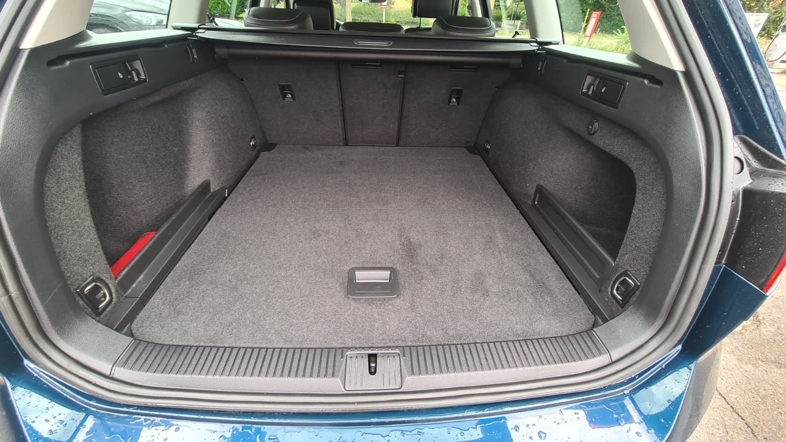 VW Passat 2.0 TDI BMT Elegance 4Motion DSG ** Alcantara-Leder ** Gr.Navi ** RF-Kamera ** Abstandsreglungsysteme ** Modell 2022-image-9