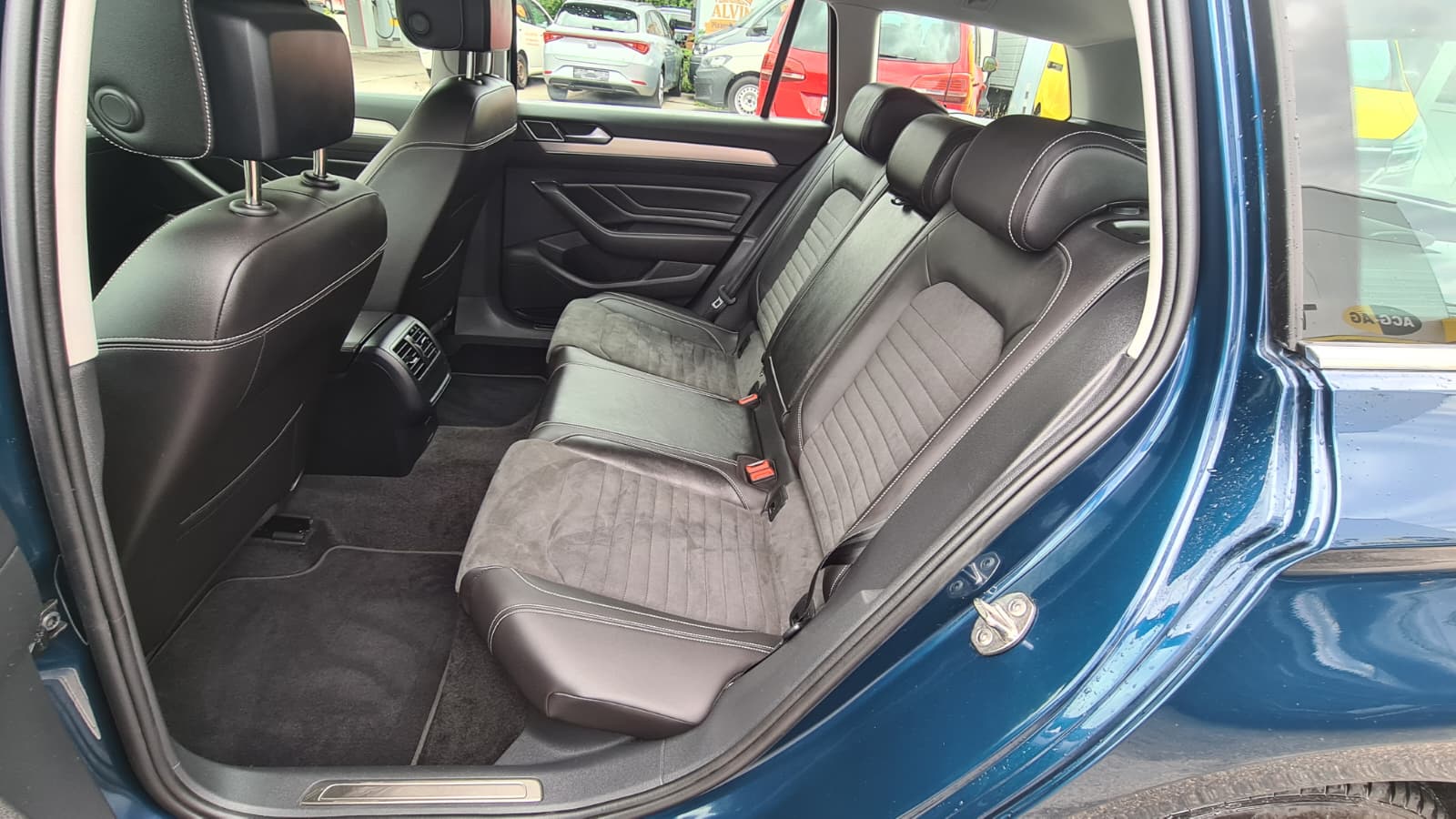 VW Passat 2.0 TDI BMT Elegance 4Motion DSG ** Alcantara-Leder ** Gr.Navi ** RF-Kamera ** Abstandsreglungsysteme ** Modell 2022-image-18