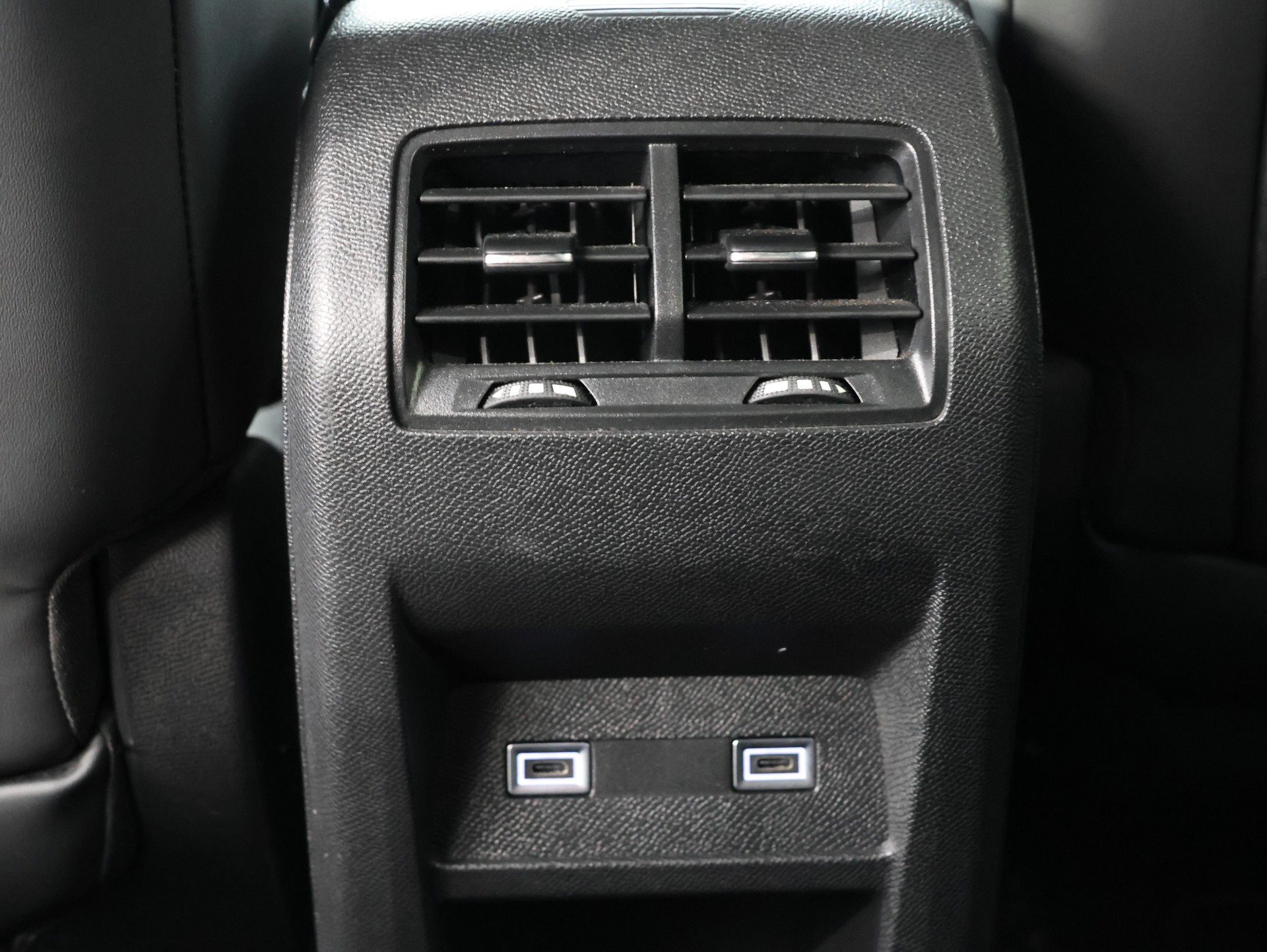 PEUGEOT 408 1.6 PHEV 225 Allure Pack *Rückfahrkamera* Sitzheizung*-image-22