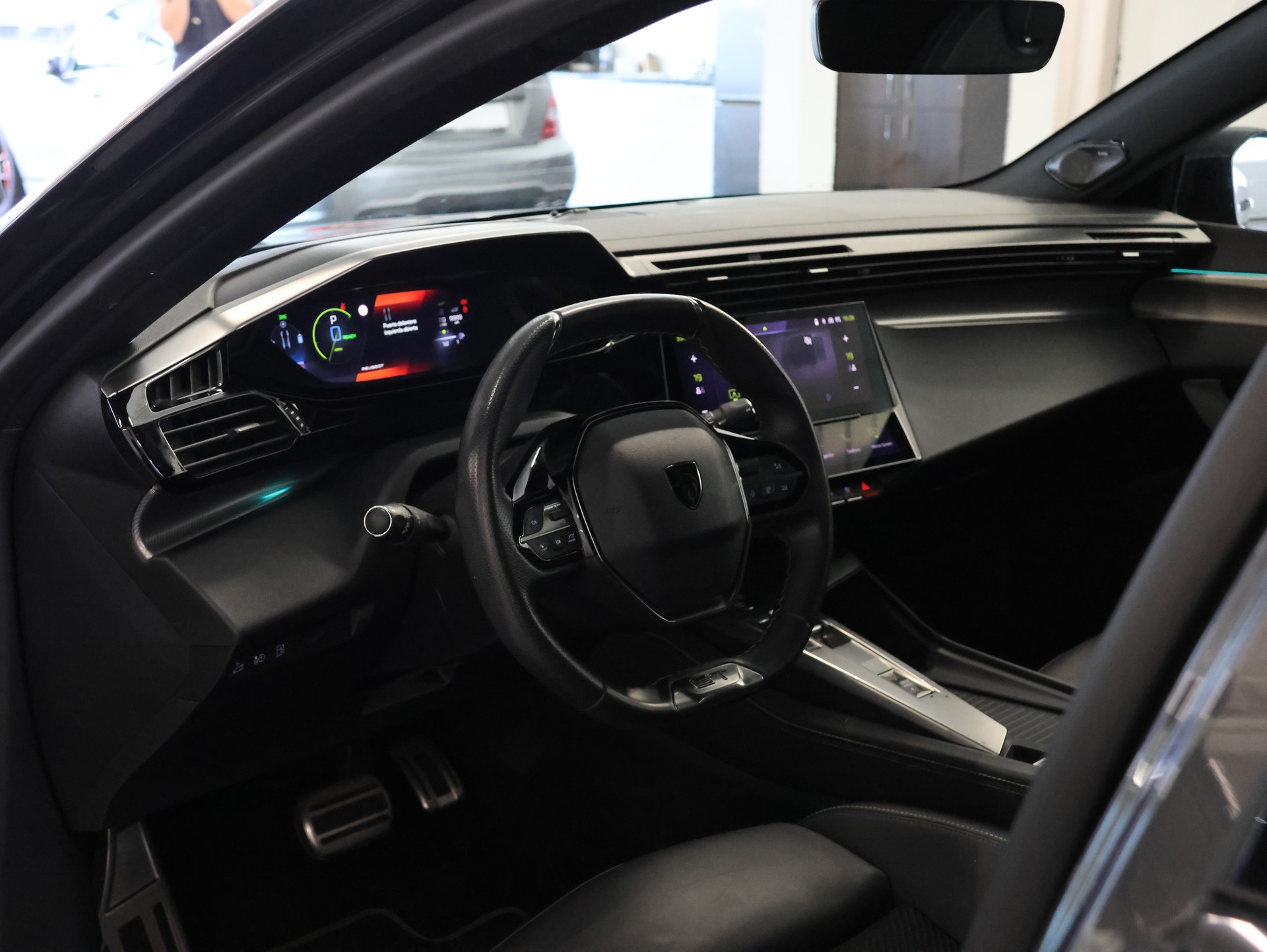 PEUGEOT 408 1.6 PHEV 225 Allure Pack *Rückfahrkamera* Sitzheizung*-image-11