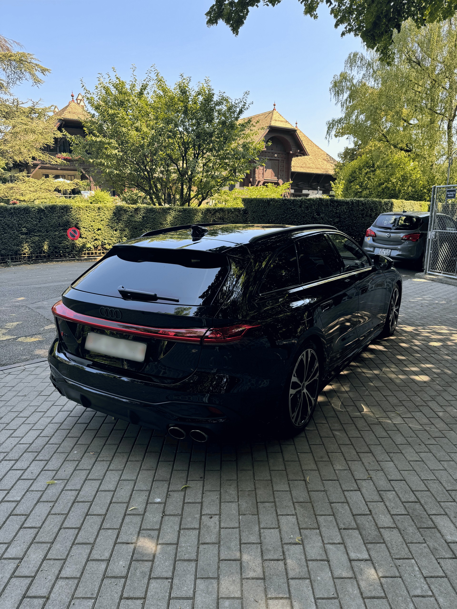 AUDI 3.0 V6 TFSI quattro S-Tronic-image-2
