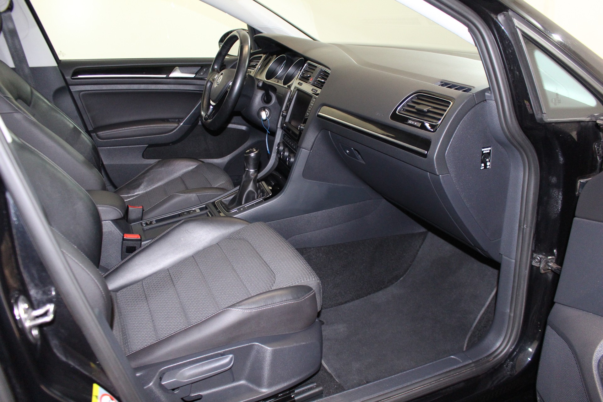 VW Golf VII 1.4 TSI ACT Highline-image-10