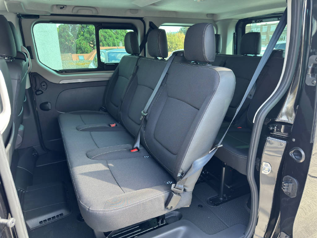 RENAULT Trafic Passenger 2.0 dCi Blue 170 techno-image-5