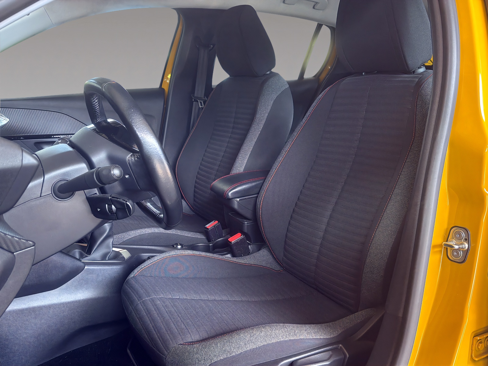 PEUGEOT 208 1.2 PureTech Active Pack-image-5