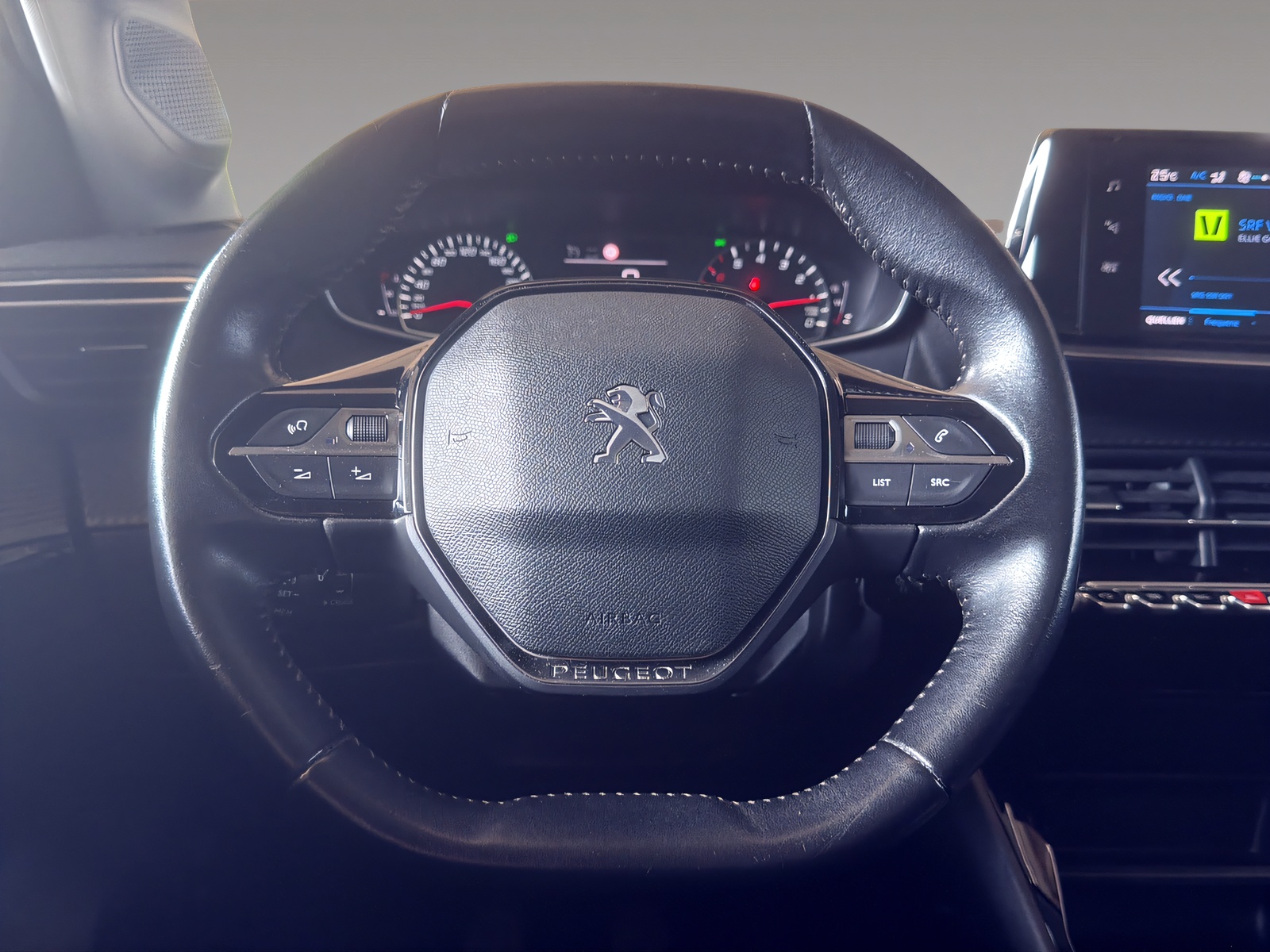 PEUGEOT 208 1.2 PureTech Active Pack-image-8