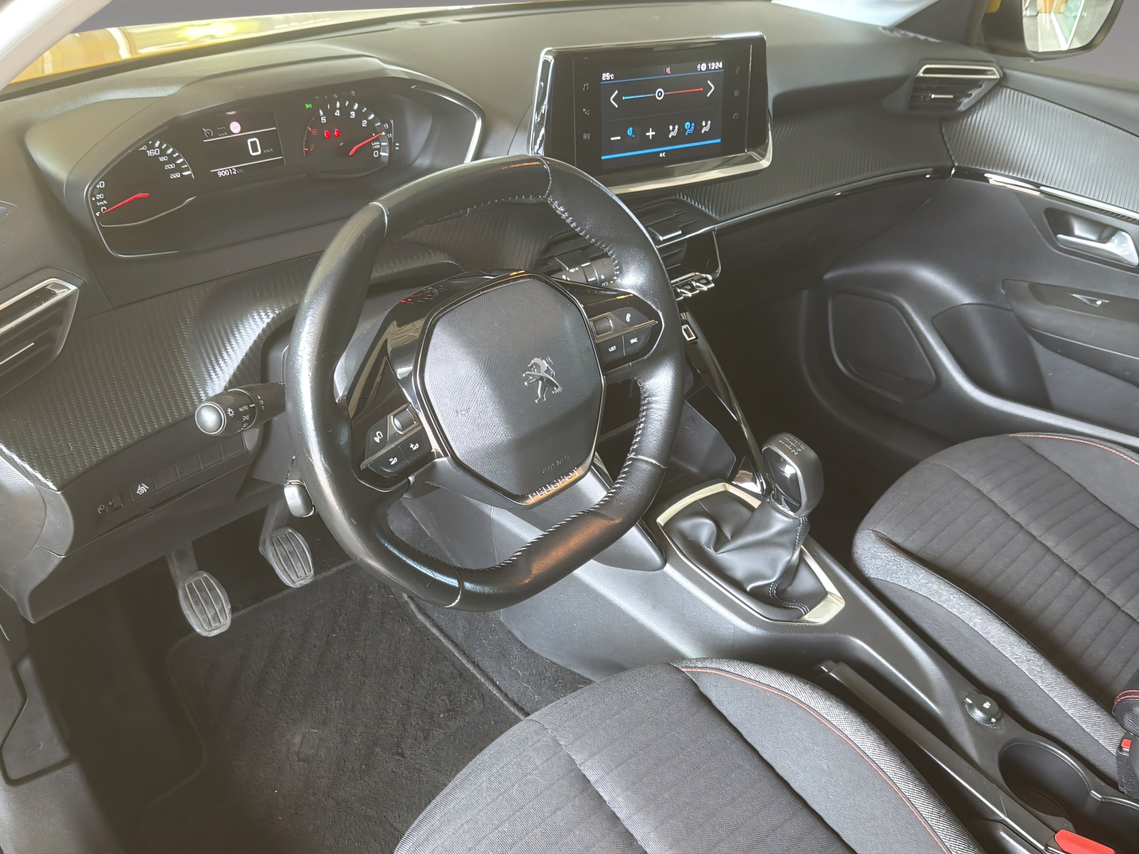 PEUGEOT 208 1.2 PureTech Active Pack-image-6