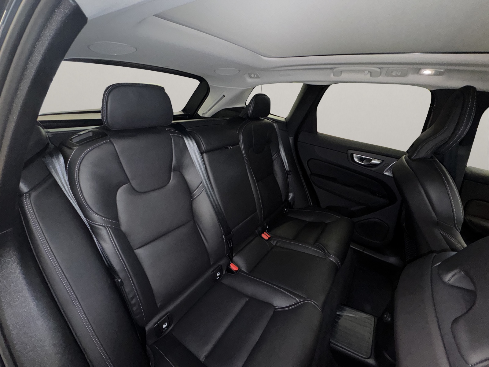 VOLVO XC60 2.0 T8 TE Ultra Dark eAWD-image-15