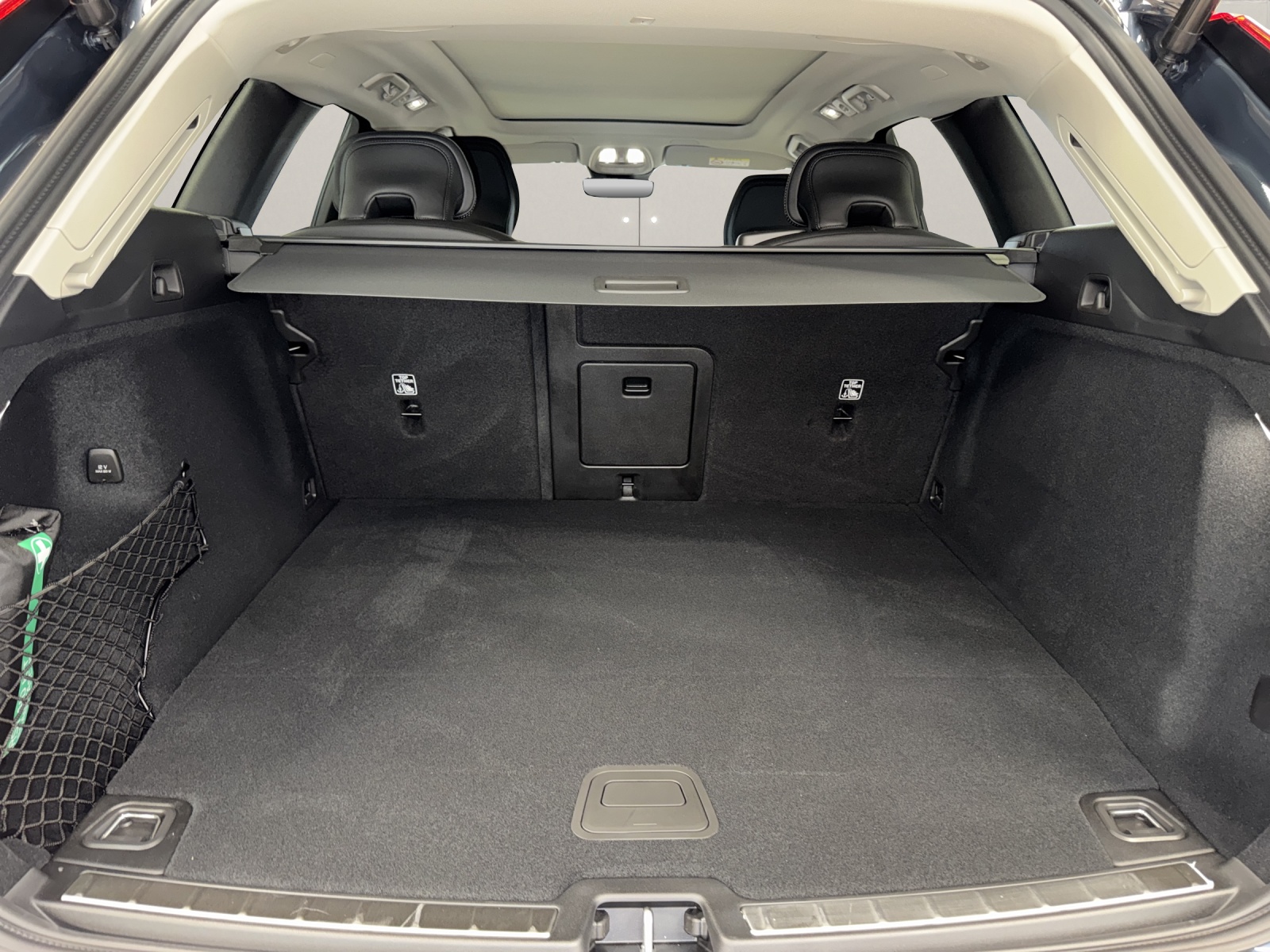 VOLVO XC60 2.0 T8 TE Ultra Dark eAWD-image-13