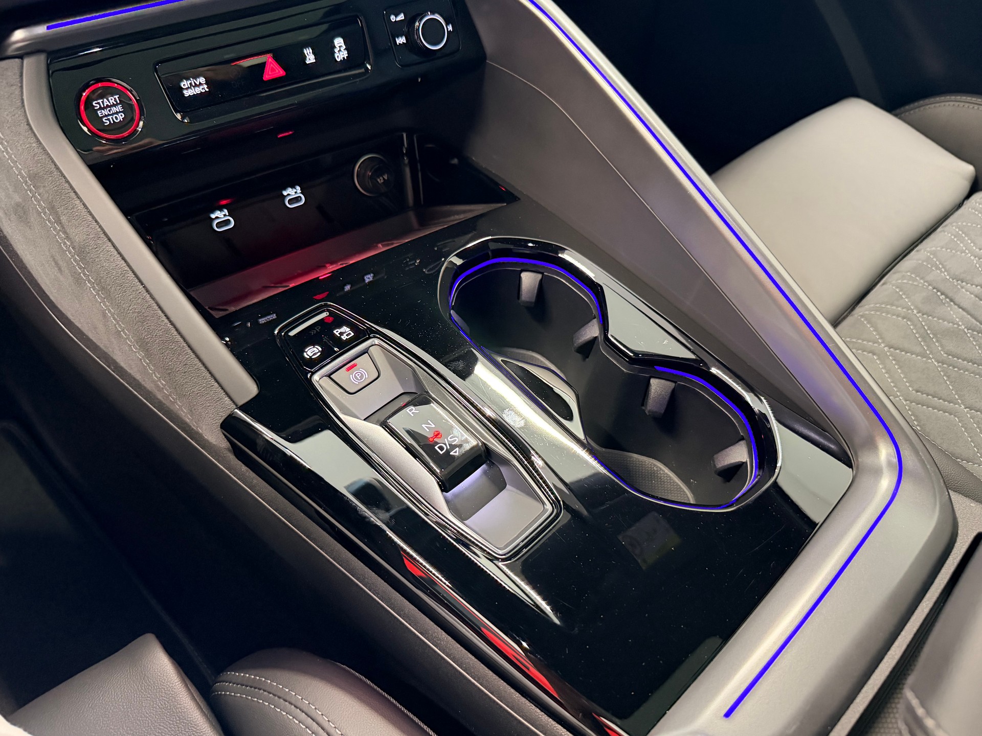 AUDI SQ5 TFSI quattro S-tronic-image-23