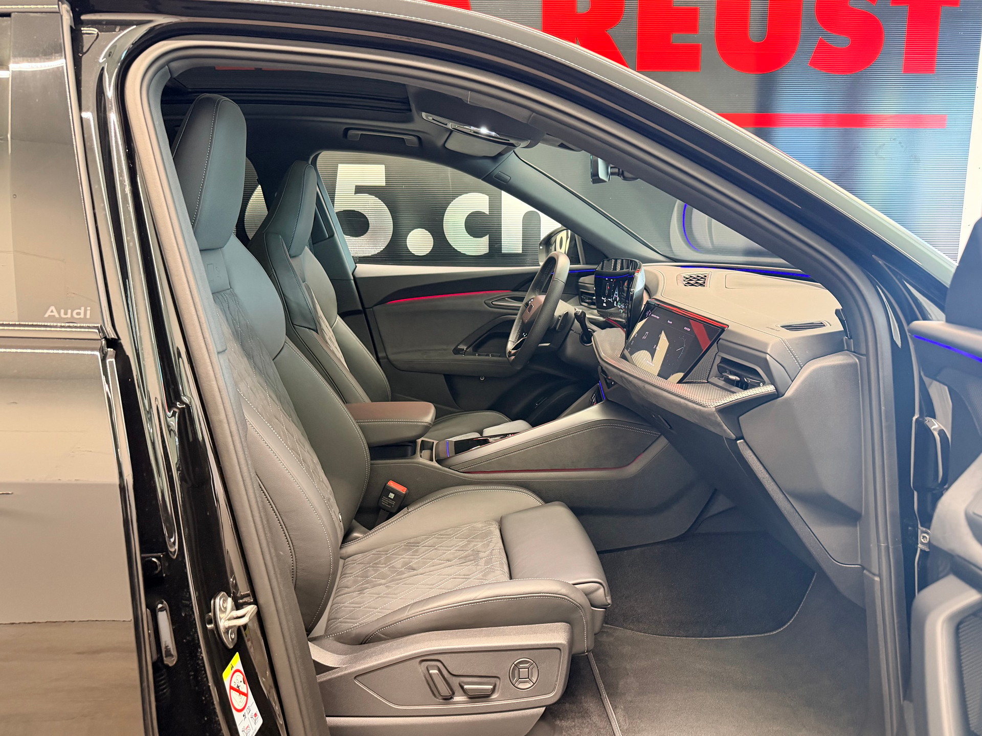 AUDI SQ5 TFSI quattro S-tronic-image-21