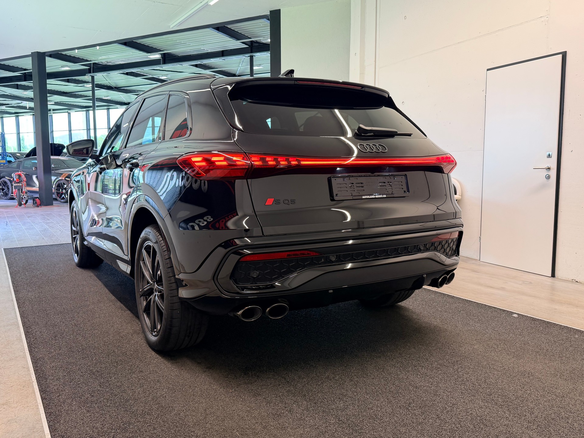 AUDI SQ5 TFSI quattro S-tronic-image-7