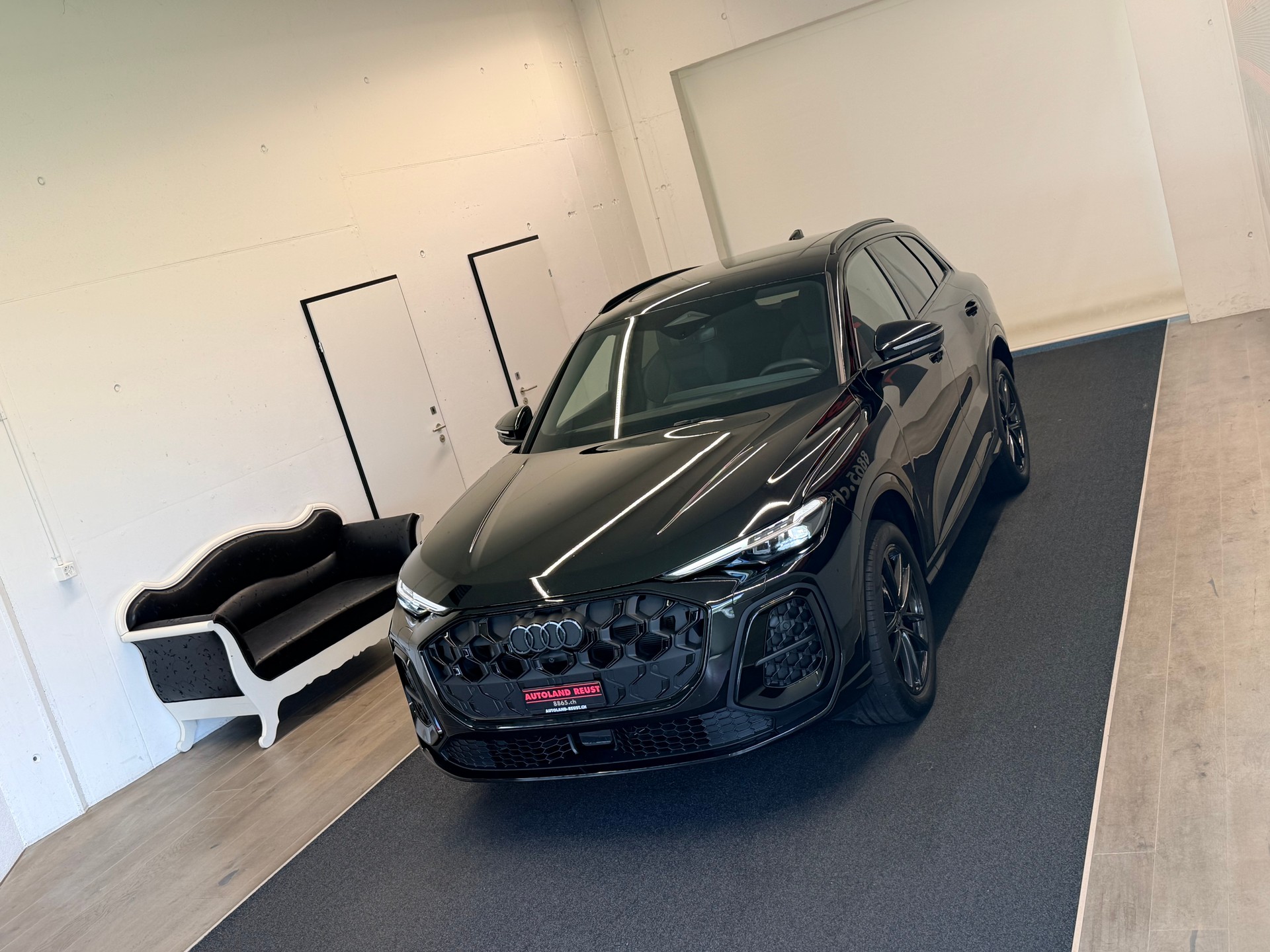 AUDI SQ5 TFSI quattro S-tronic-image-3