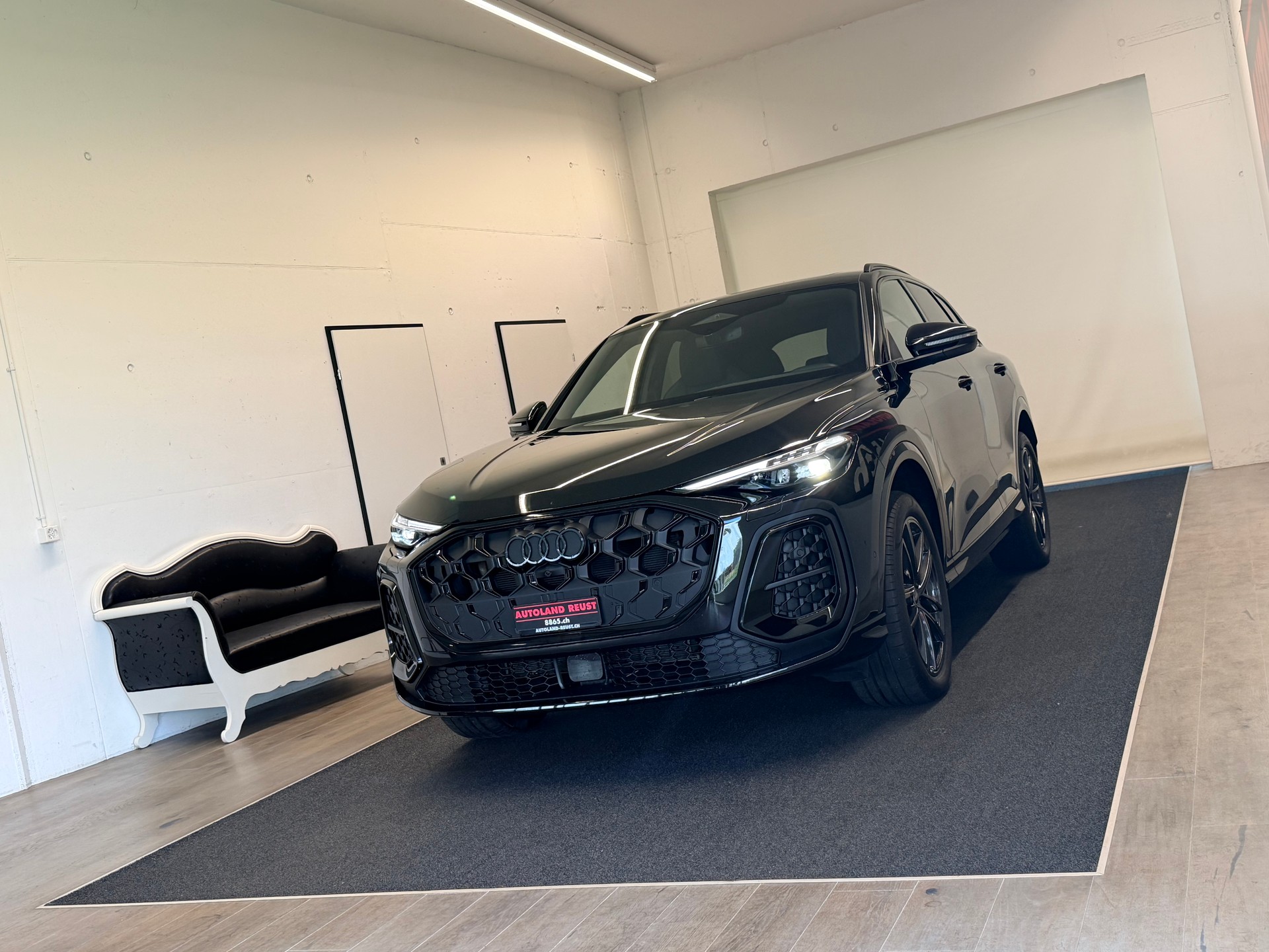AUDI SQ5 TFSI quattro S-tronic-image-2