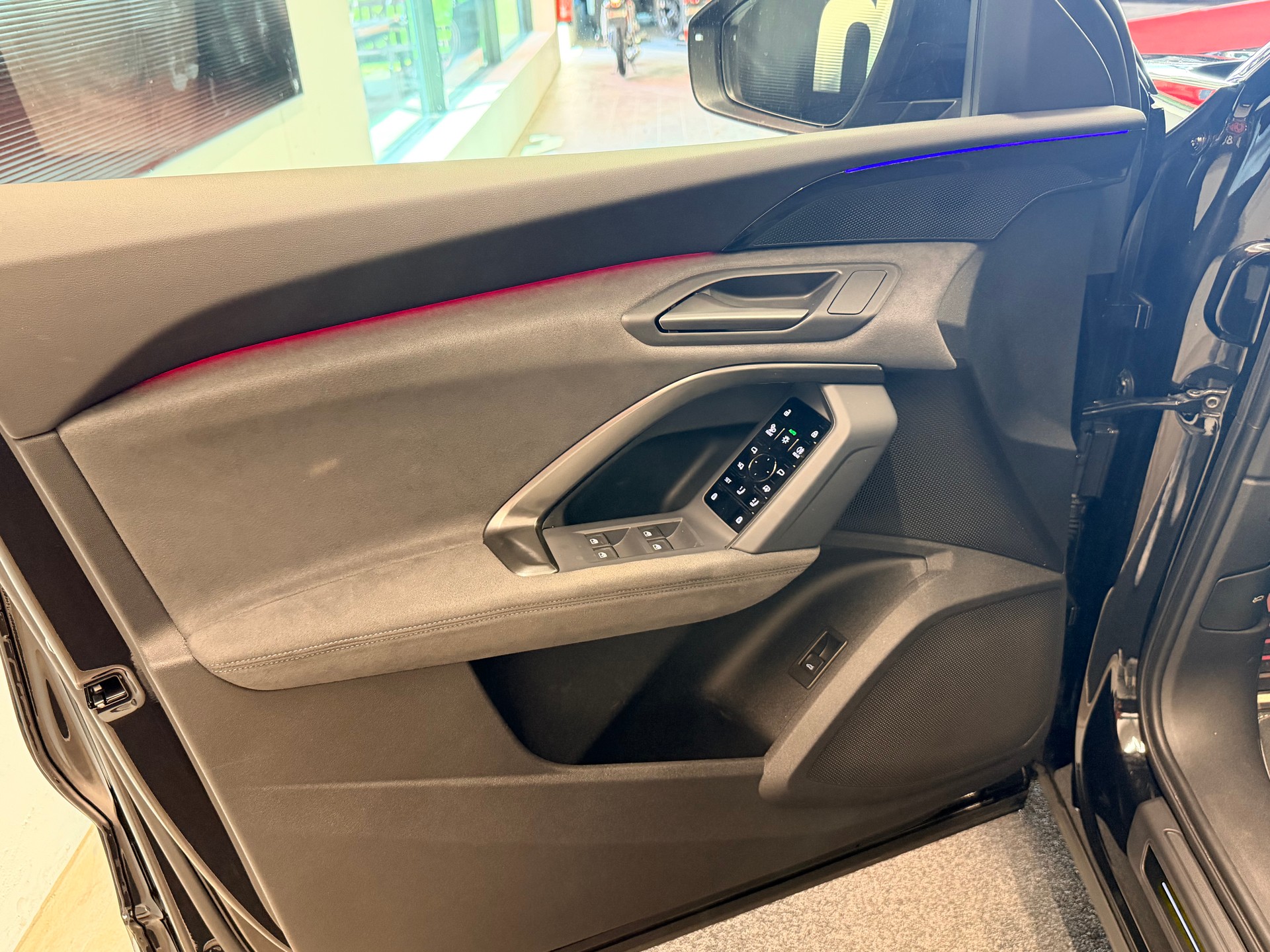 AUDI SQ5 TFSI quattro S-tronic-image-11
