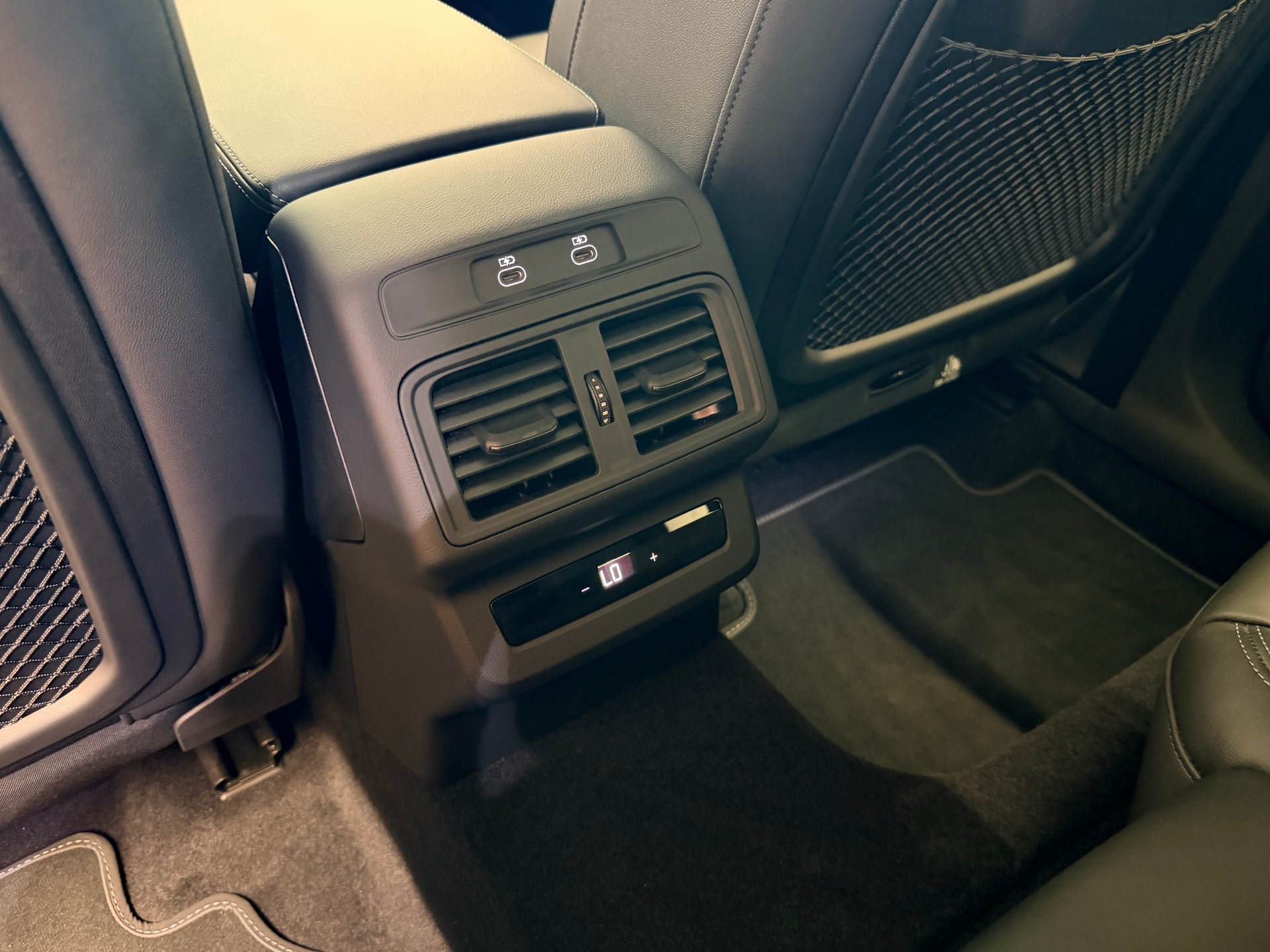 AUDI SQ5 TFSI quattro S-tronic-image-18