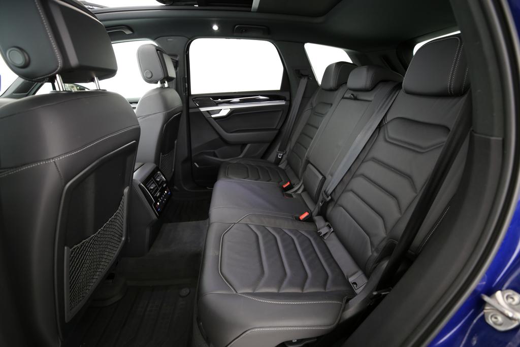 VW Touareg 3.0 V6 TDI 286 R-Line-image-7