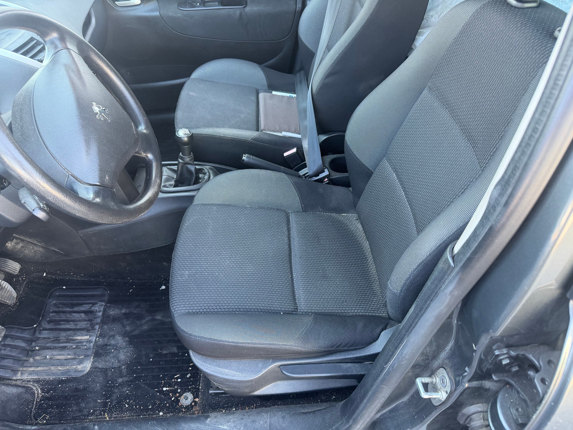 PEUGEOT 207 1.4 16V Trendy Clim-image-6
