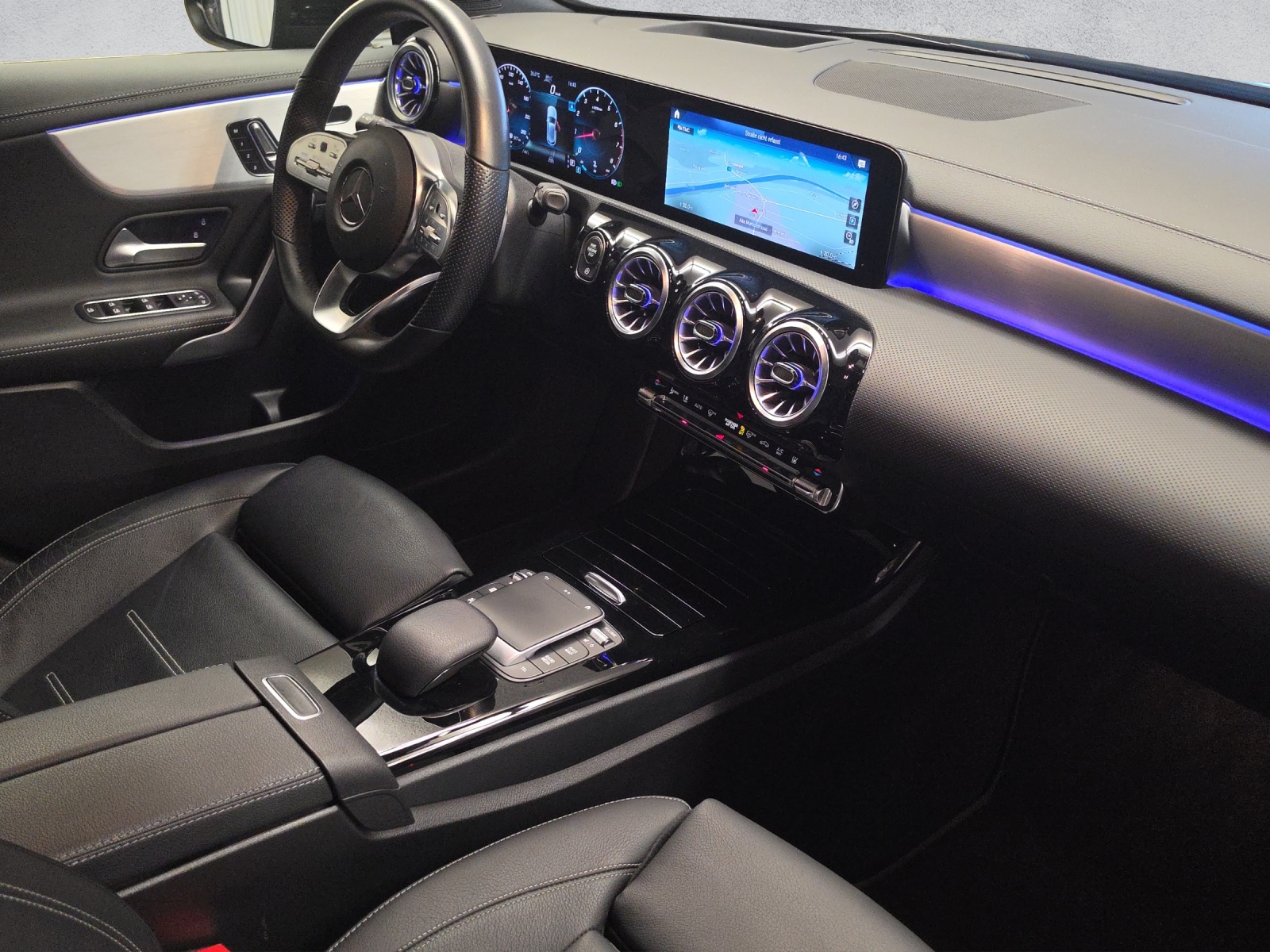 MERCEDES-BENZ A 250 4Matic AMG Line 4Matic 7G-DCT-image-9