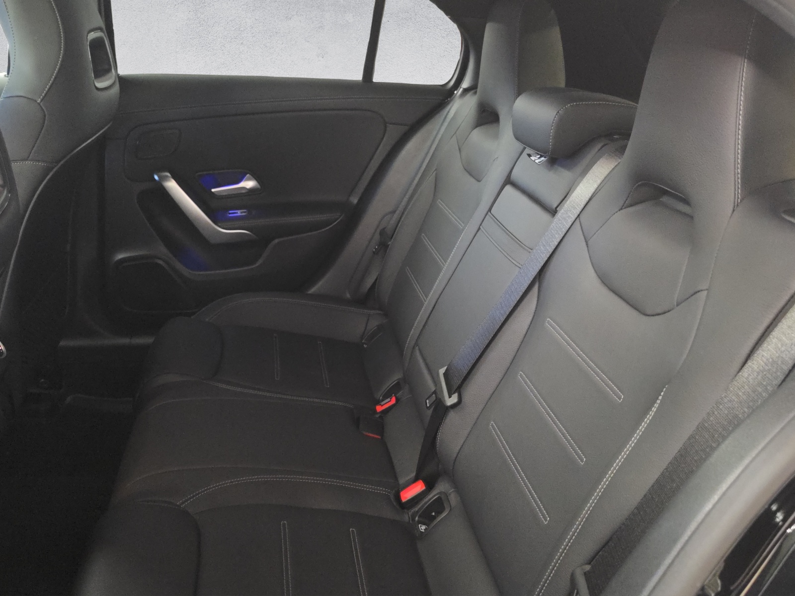 MERCEDES-BENZ A 250 4Matic AMG Line 4Matic 7G-DCT-image-15