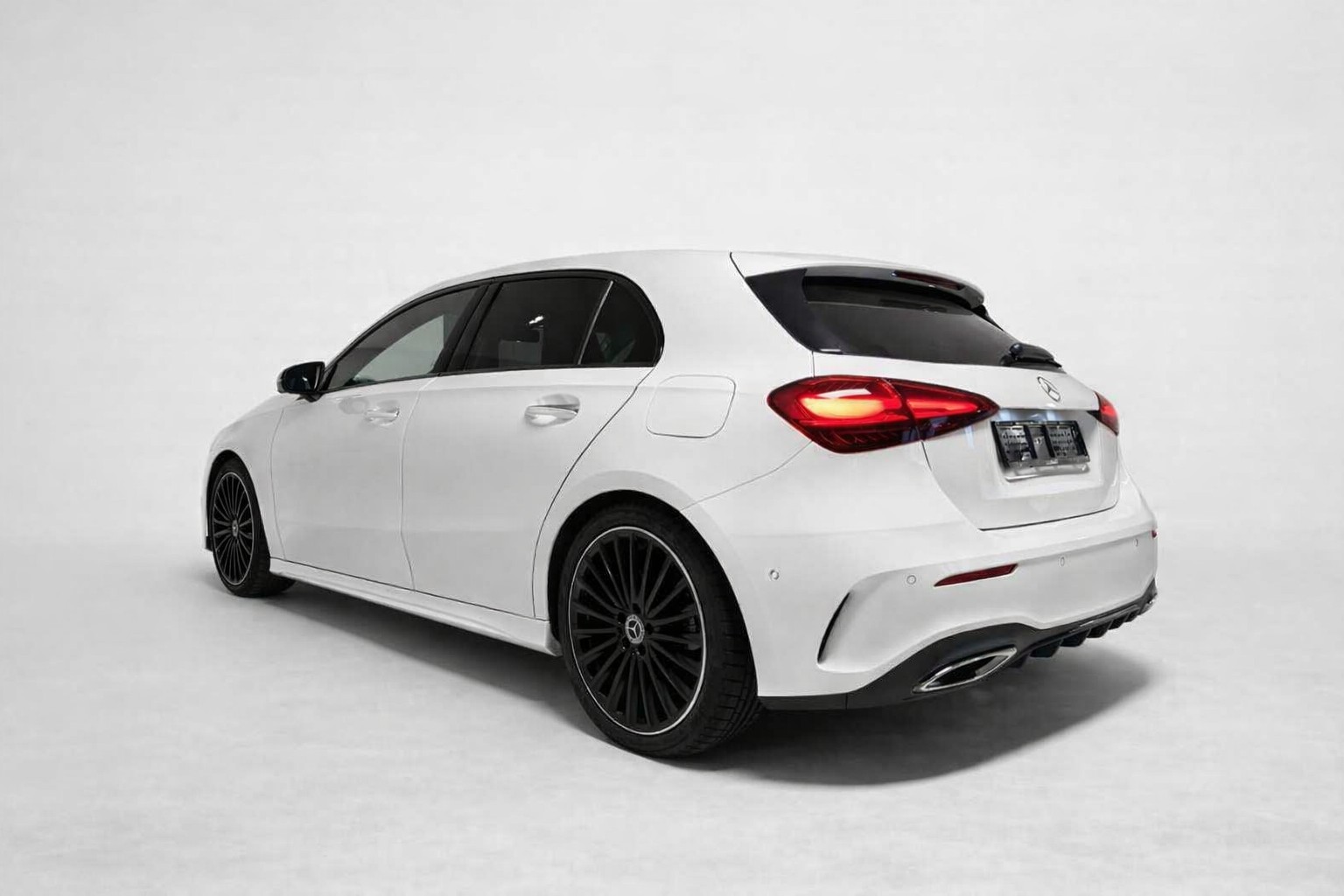 MERCEDES-BENZ A 200 Night Star AMG Line-image-3