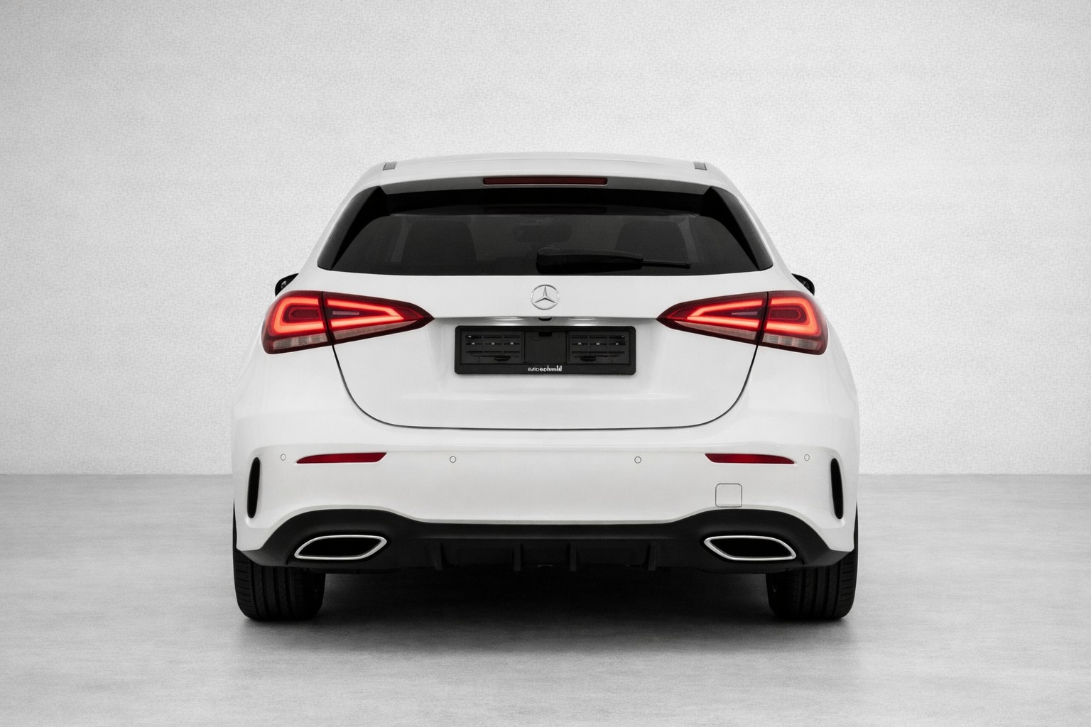 MERCEDES-BENZ A 200 Night Star AMG Line-image-4