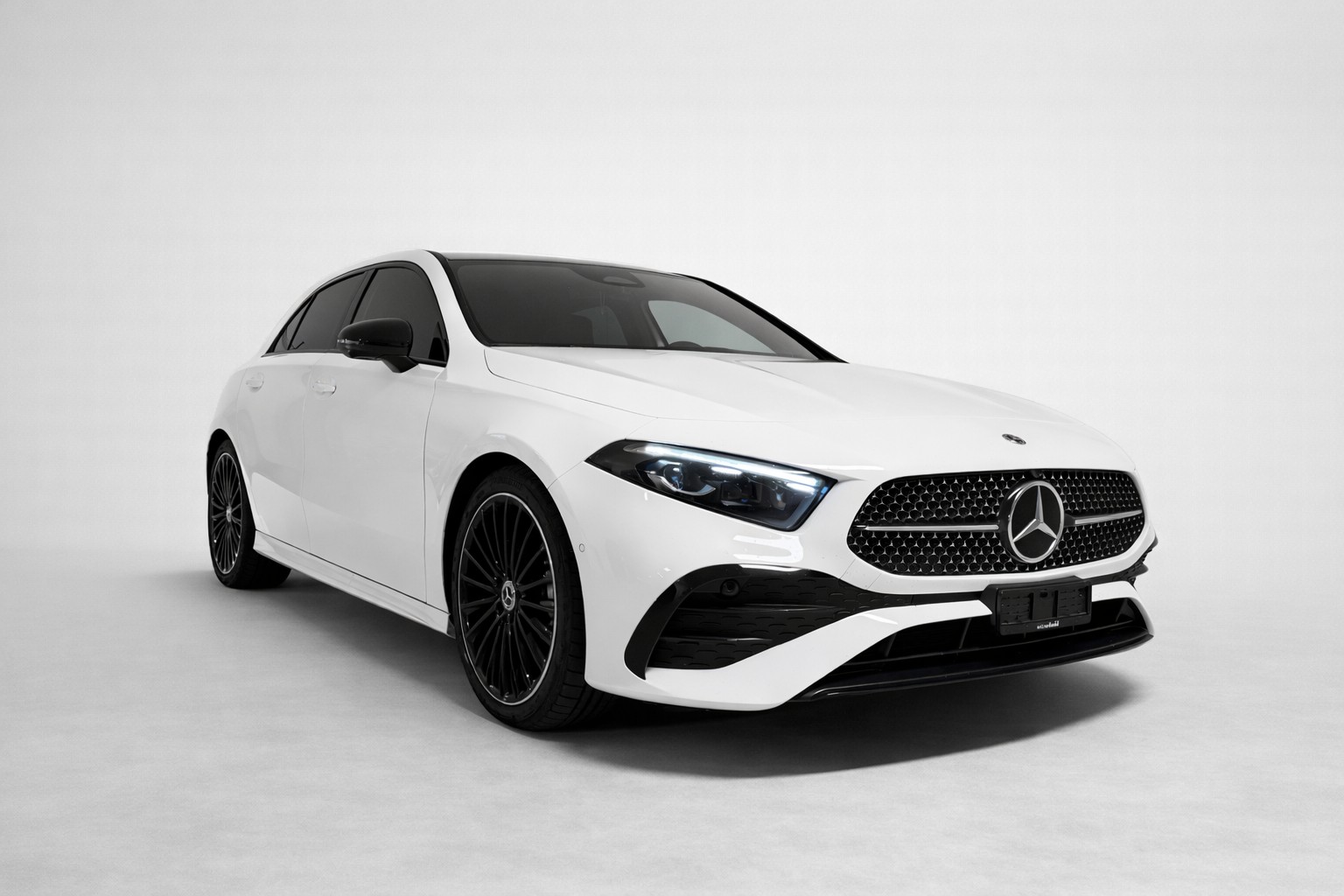 MERCEDES-BENZ A 200 Night Star AMG Line