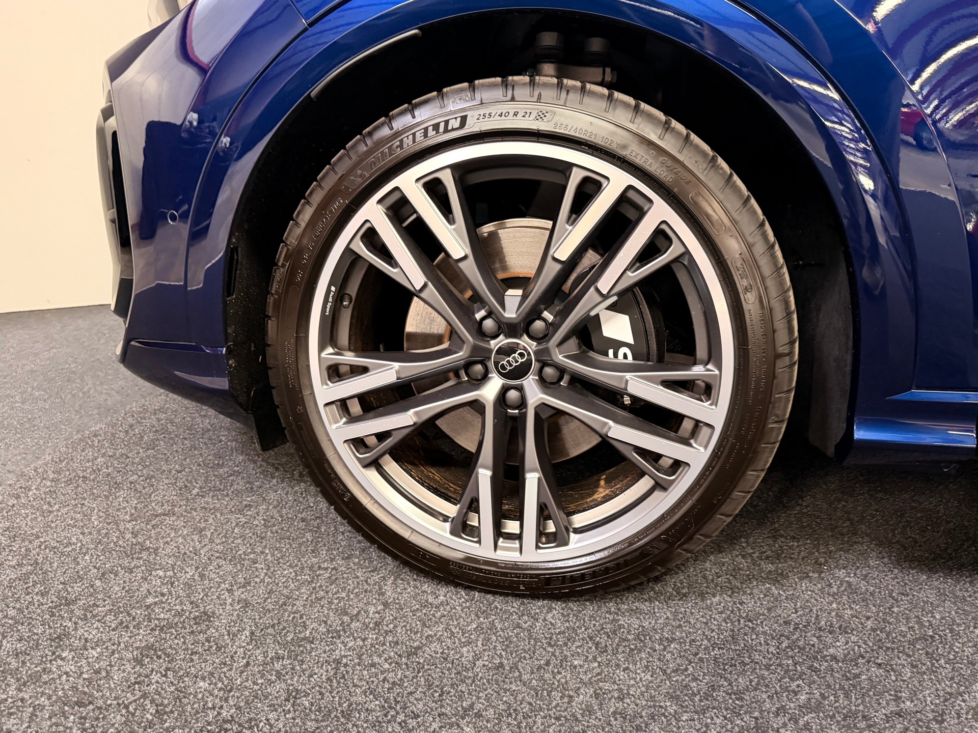 AUDI SQ5 TFSI quattro S-tronic-image-11