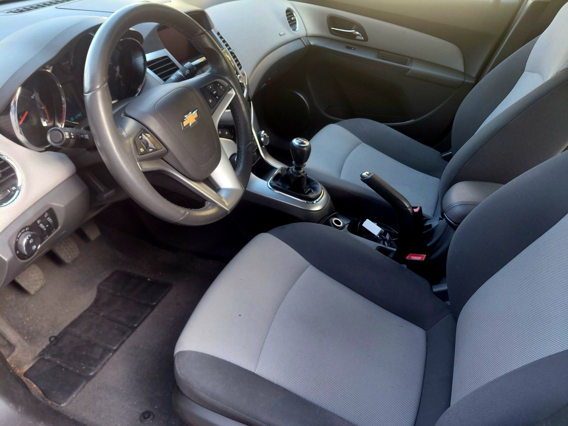 CHEVROLET Cruze 1.8 100 Edition-image-9