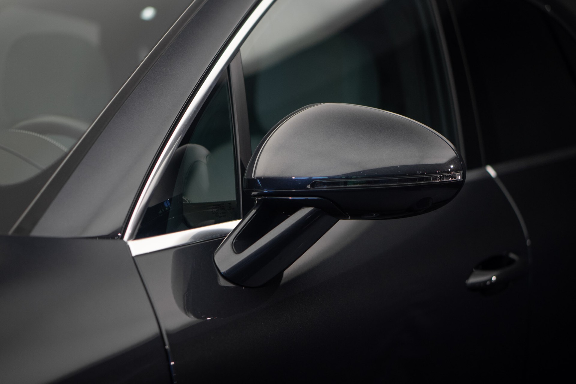PORSCHE Macan Turbo PDK *CH-Fahrzeug* *Alcantarahimmel* *Panorama* *Chrono*-image-34