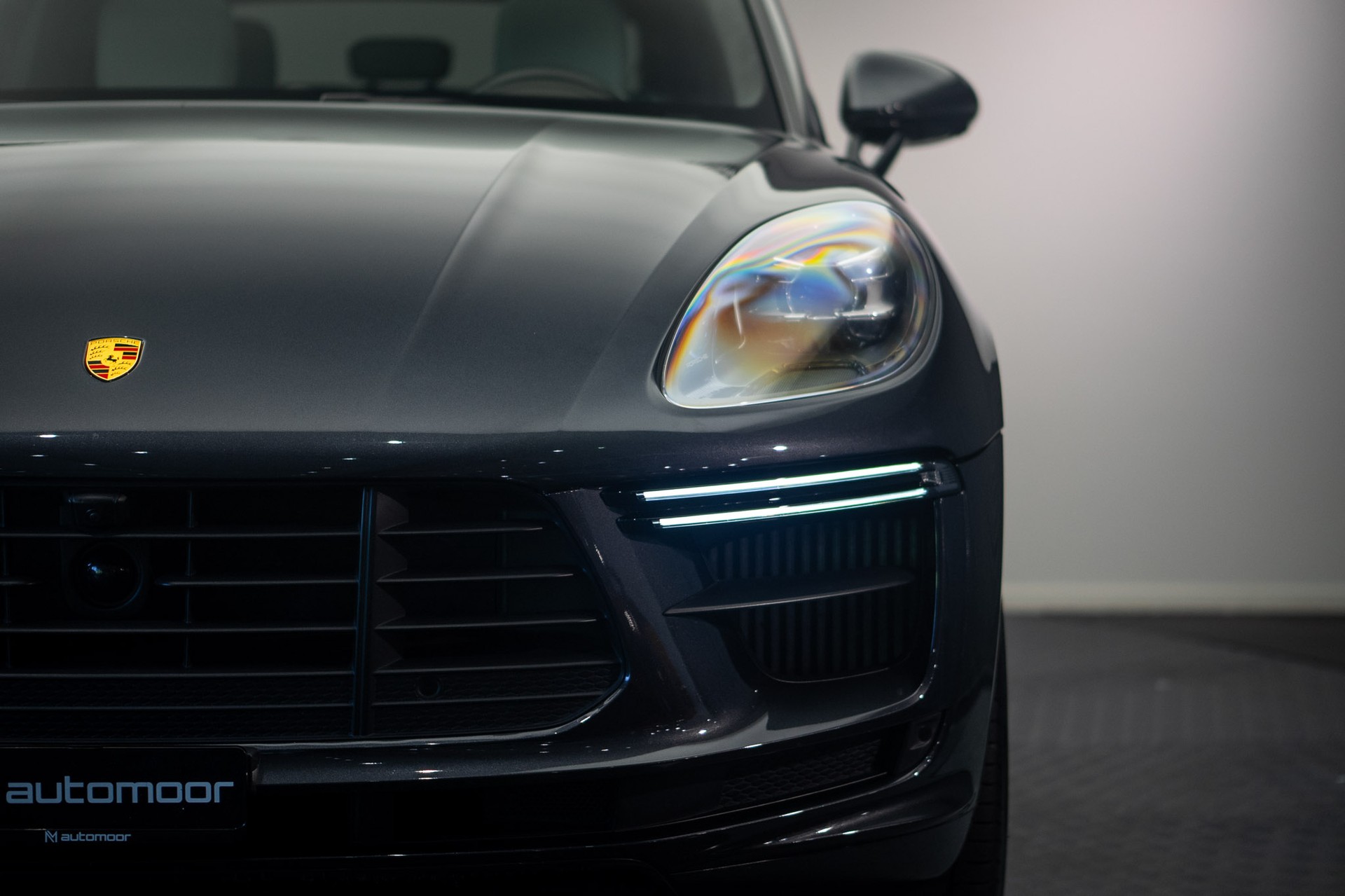 PORSCHE Macan Turbo PDK *CH-Fahrzeug* *Alcantarahimmel* *Panorama* *Chrono*-image-35