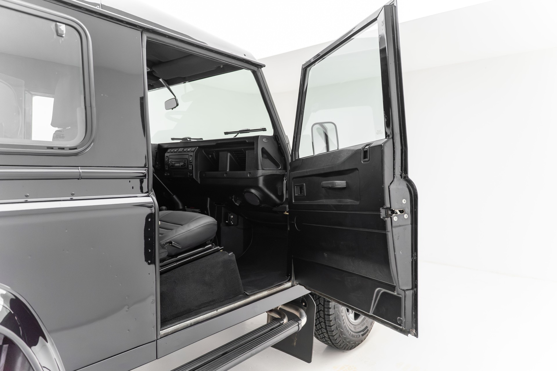 LAND ROVER Defender 90 SW 2.5 Td5-image-20