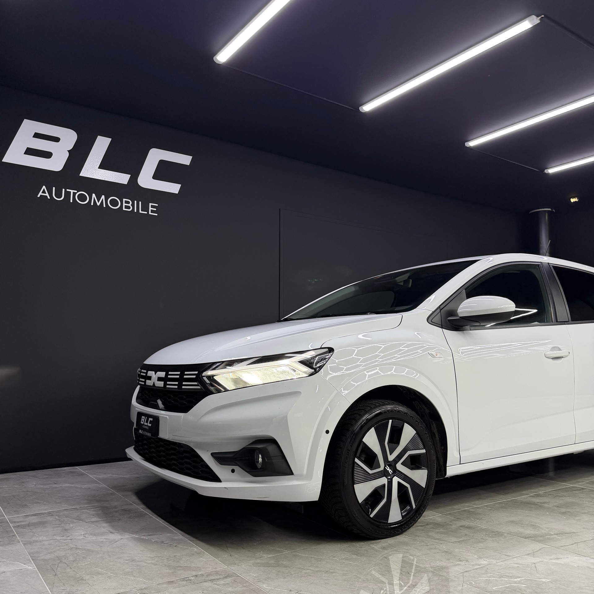 DACIA Sandero TCe 90 Expression CVT-image-1