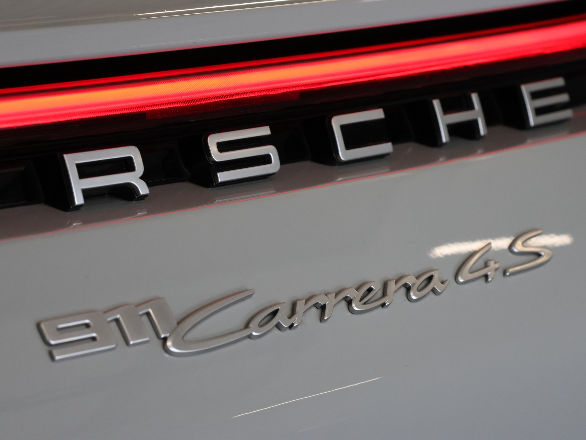 PORSCHE Porsche 911 Carrera 4S *Panoramadach* *Sitzheizung* *Bose*-image-17