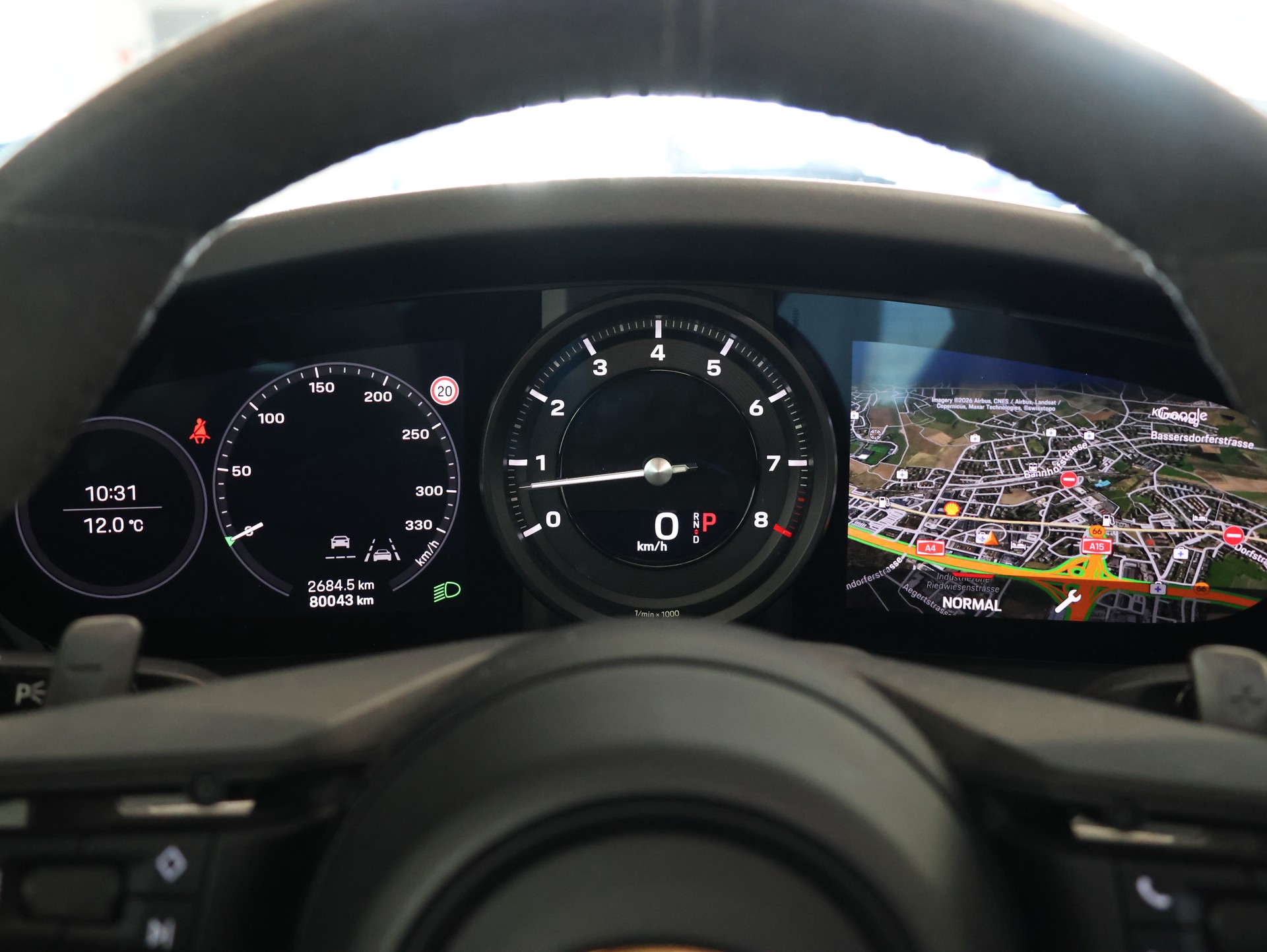 PORSCHE Porsche 911 Carrera 4S *Panoramadach* *Sitzheizung* *Bose*-image-25