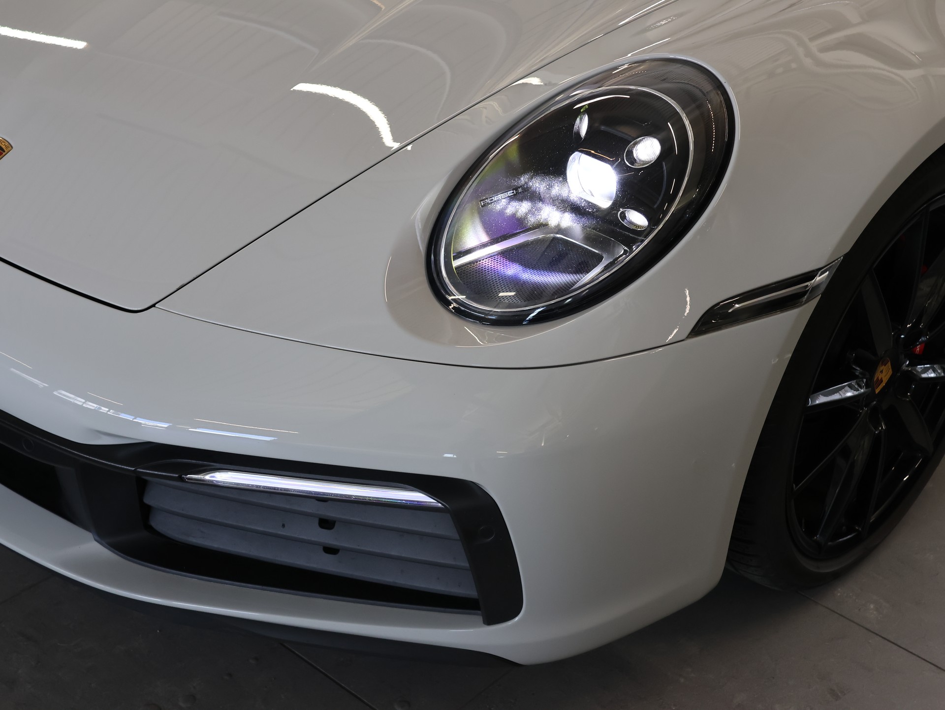PORSCHE Porsche 911 Carrera 4S *Panoramadach* *Sitzheizung* *Bose*-image-9