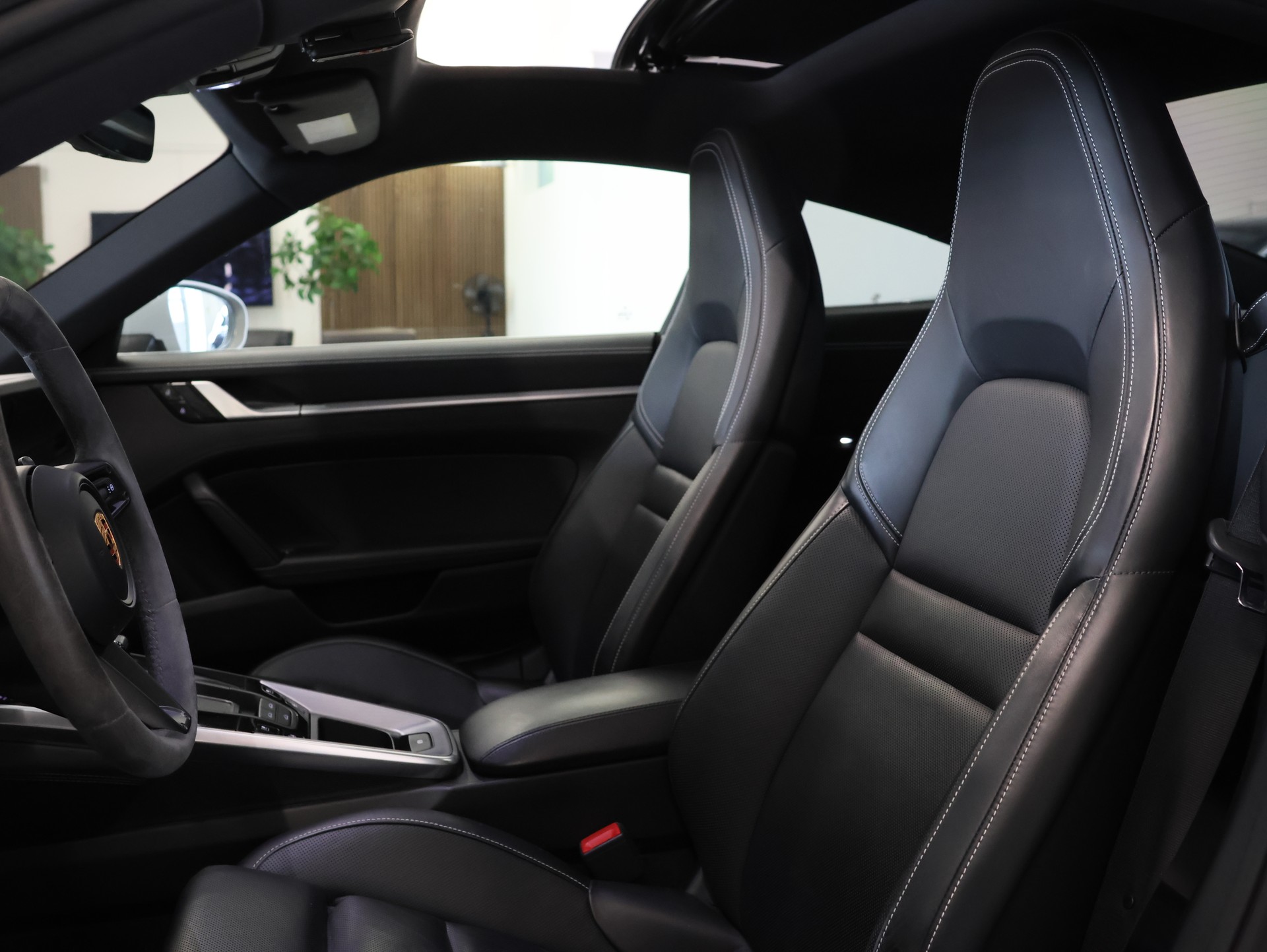 PORSCHE Porsche 911 Carrera 4S *Panoramadach* *Sitzheizung* *Bose*-image-19
