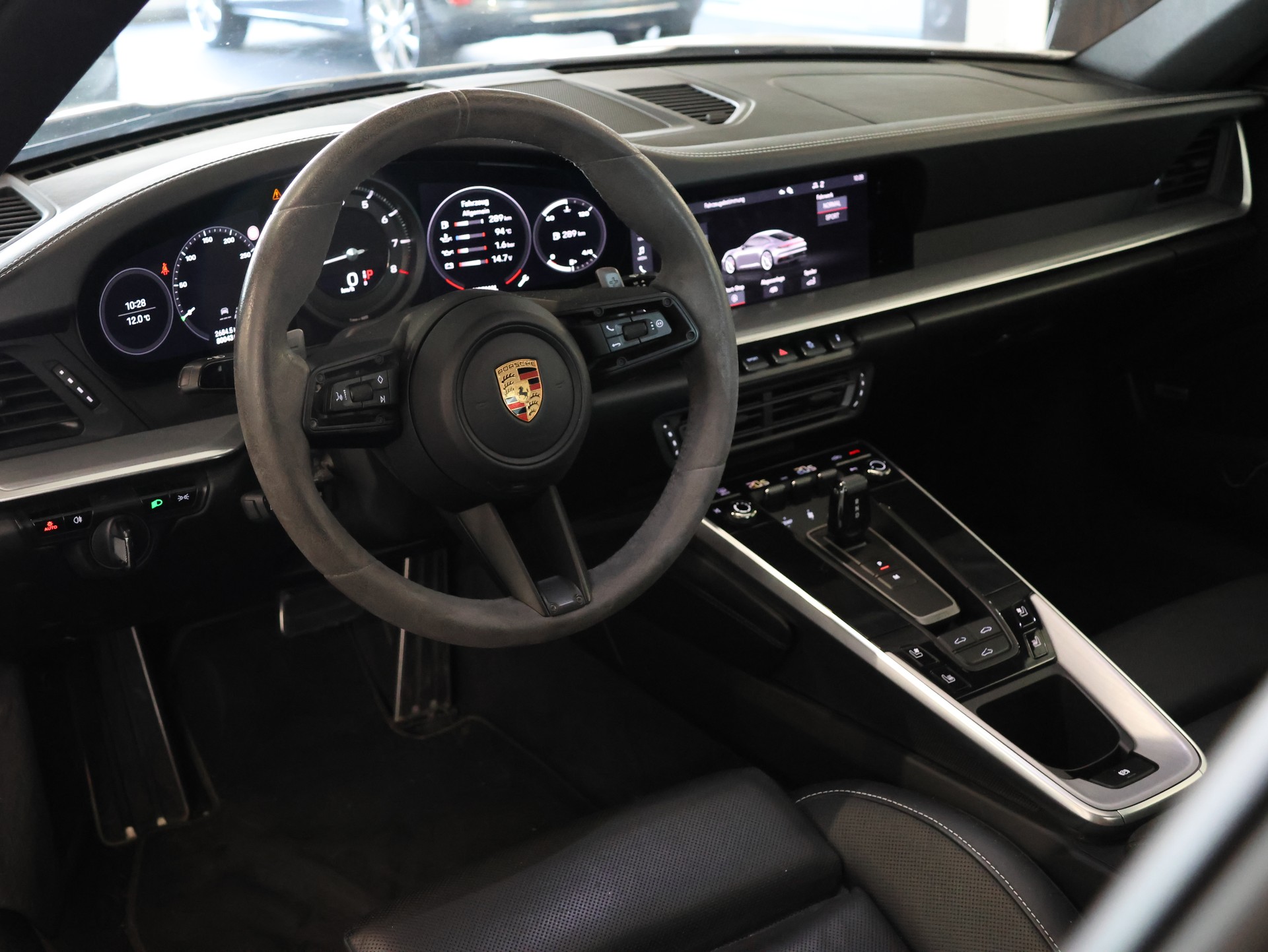 PORSCHE Porsche 911 Carrera 4S *Panoramadach* *Sitzheizung* *Bose*-image-22