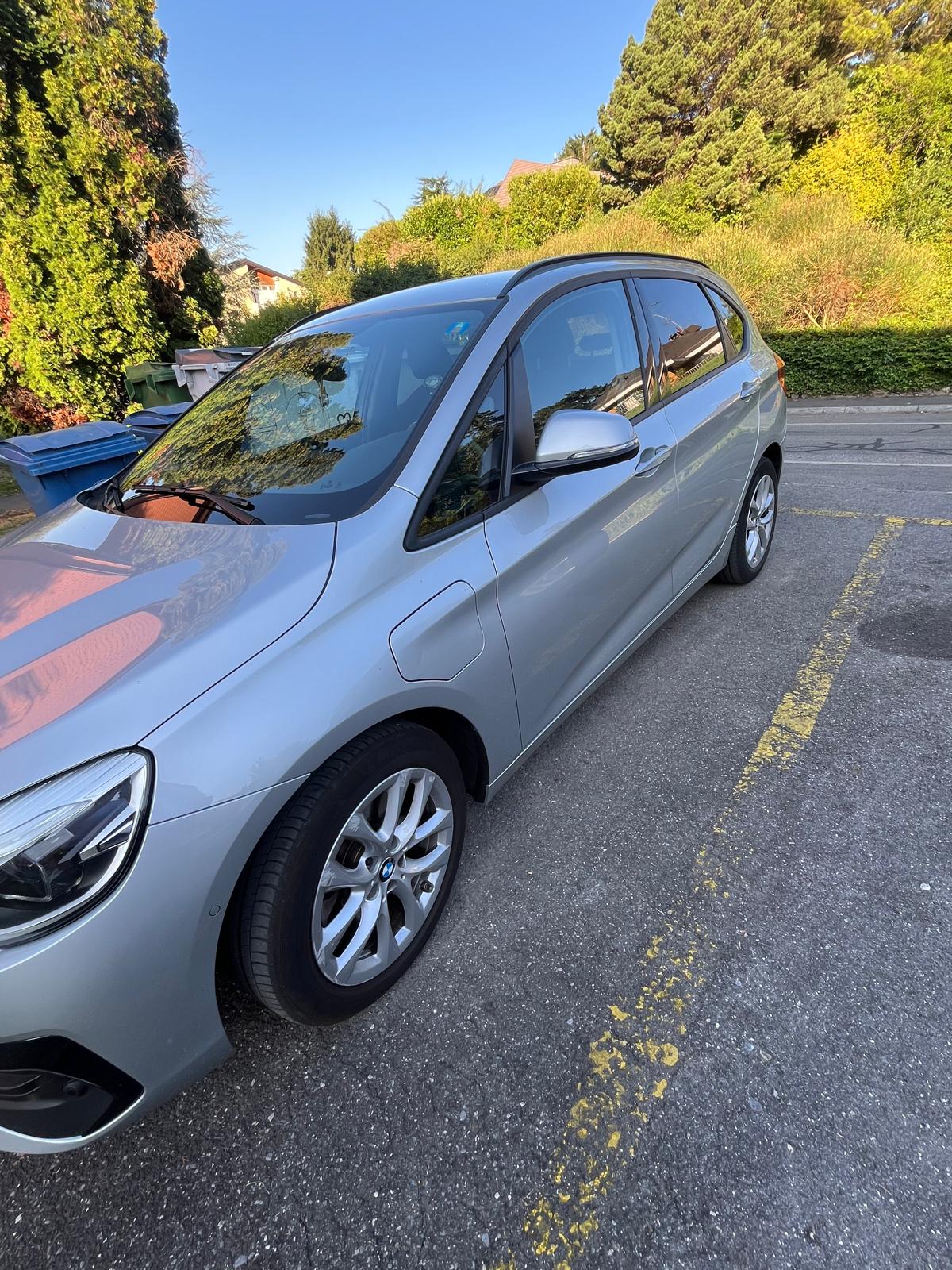 BMW 225xe-image-6