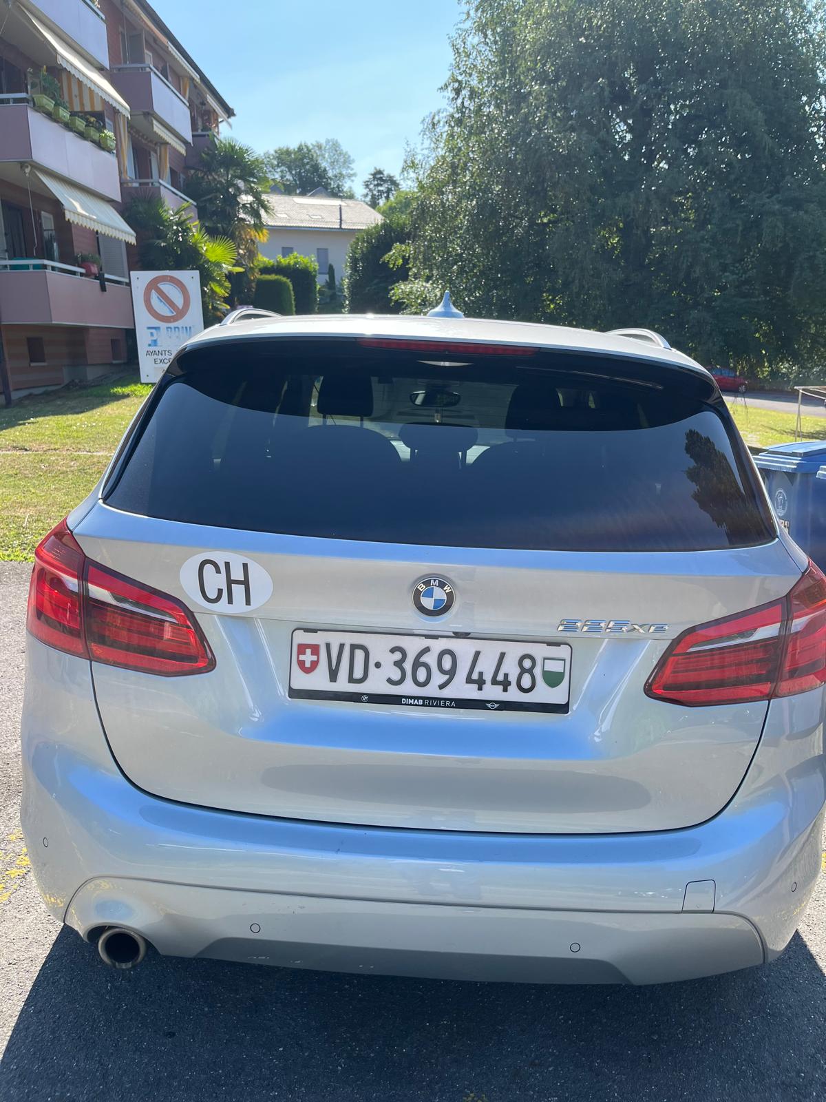 BMW 225xe-image-1