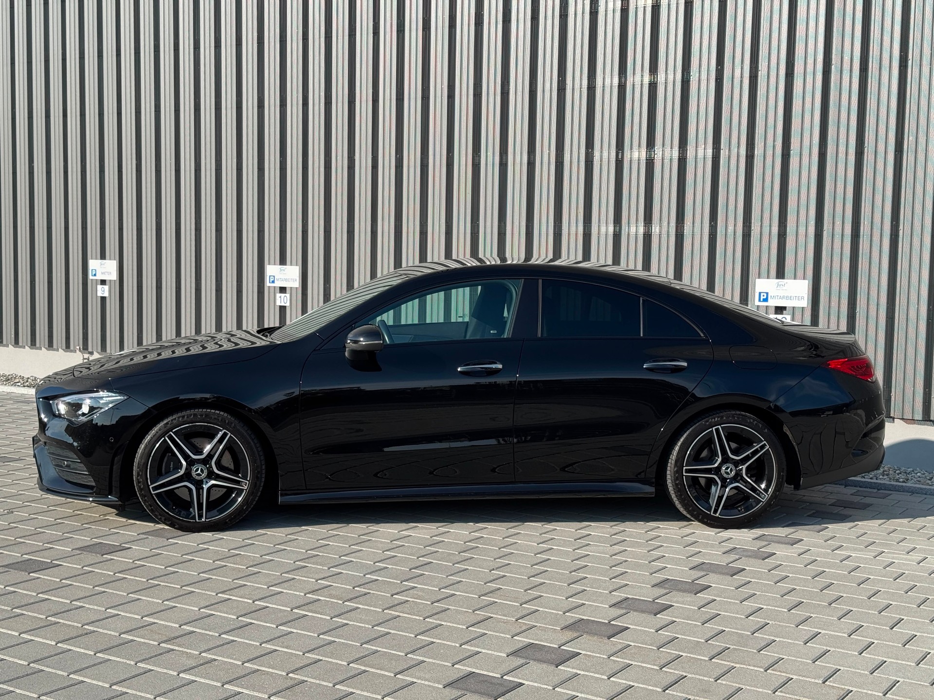 MERCEDES-BENZ CLA 220 d AMG Line 8G-DCT-image-3