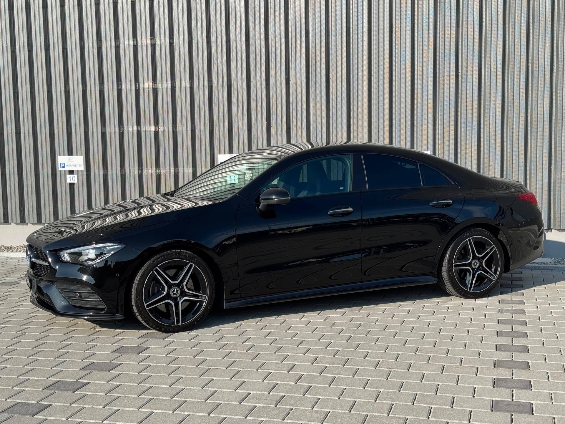 MERCEDES-BENZ CLA 220 d AMG Line 8G-DCT-image-2