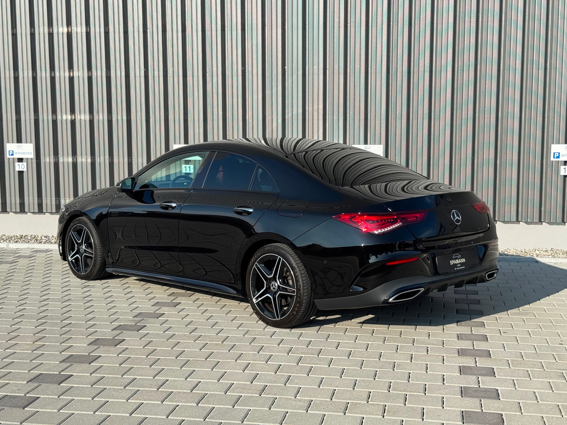 MERCEDES-BENZ CLA 220 d AMG Line 8G-DCT-image-4