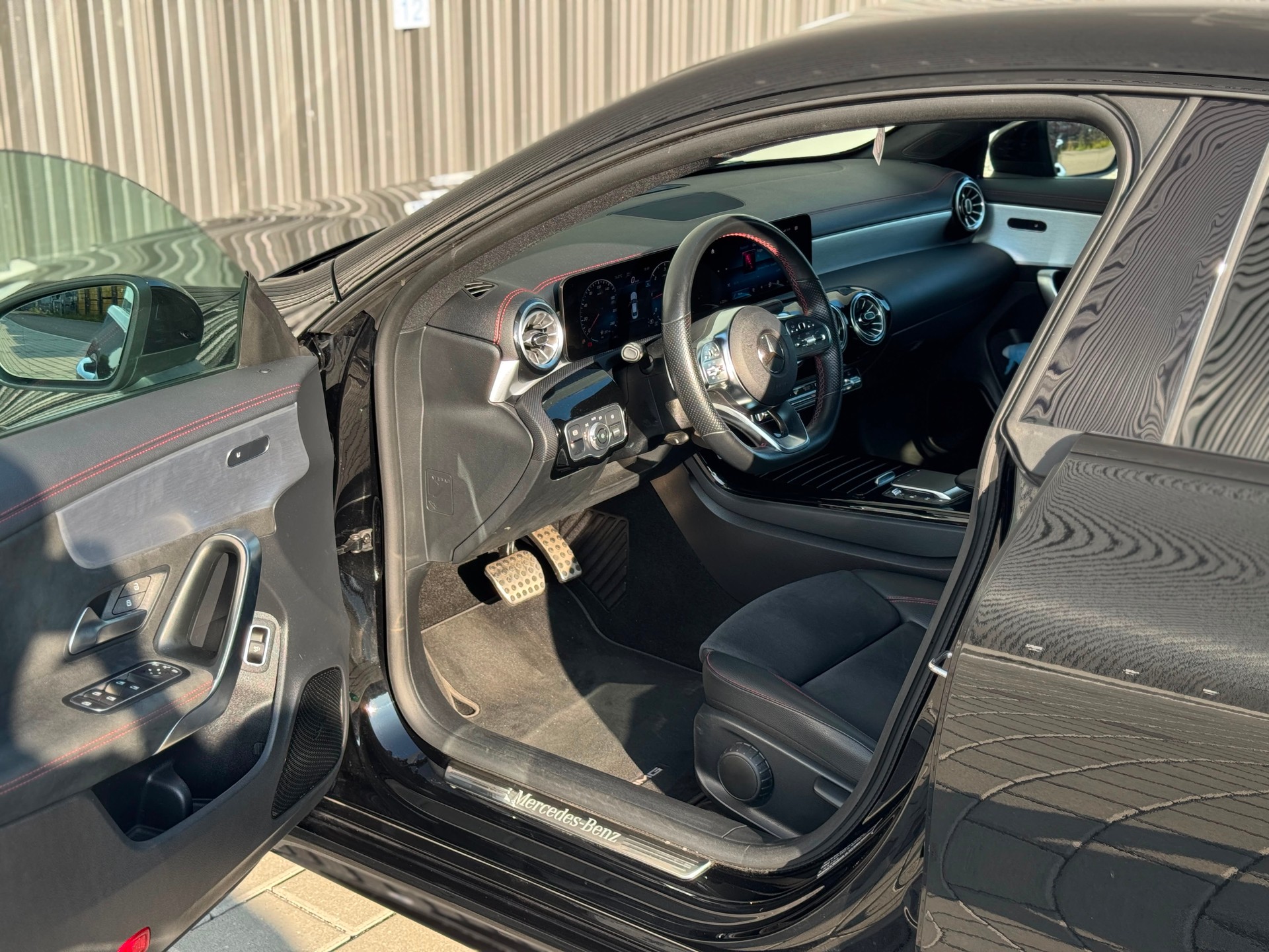 MERCEDES-BENZ CLA 220 d AMG Line 8G-DCT-image-12