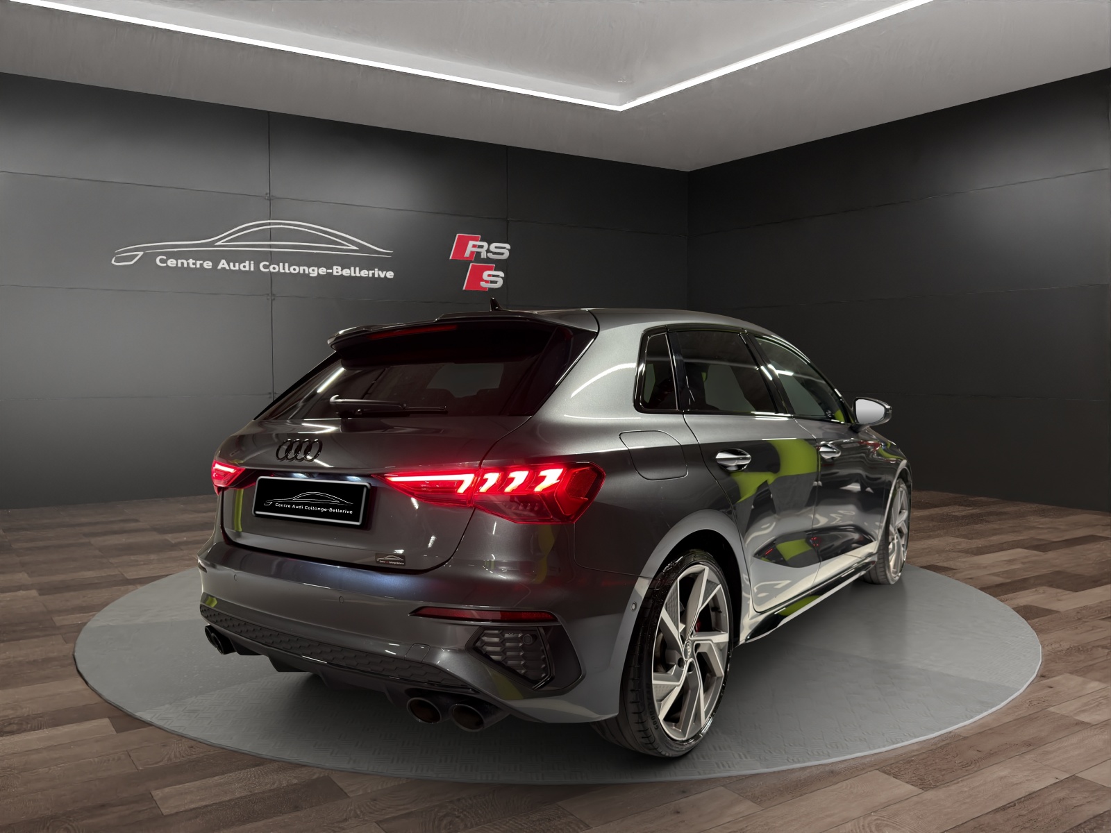 AUDI S3 Sportback 2.0 TFSI quattro S-tronic-image-5