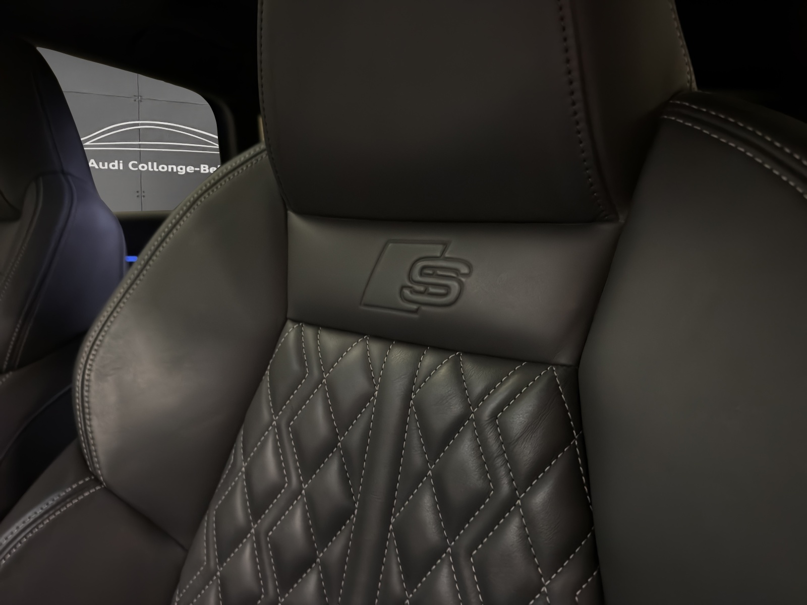 AUDI S3 Sportback 2.0 TFSI quattro S-tronic-image-24