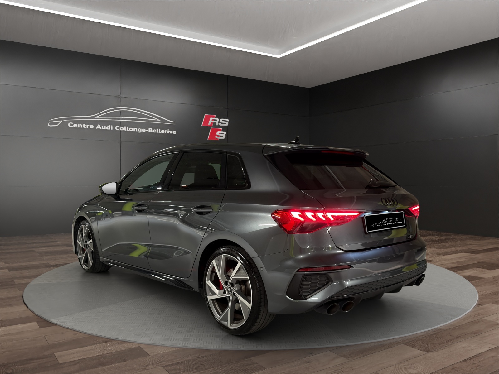 AUDI S3 Sportback 2.0 TFSI quattro S-tronic-image-3