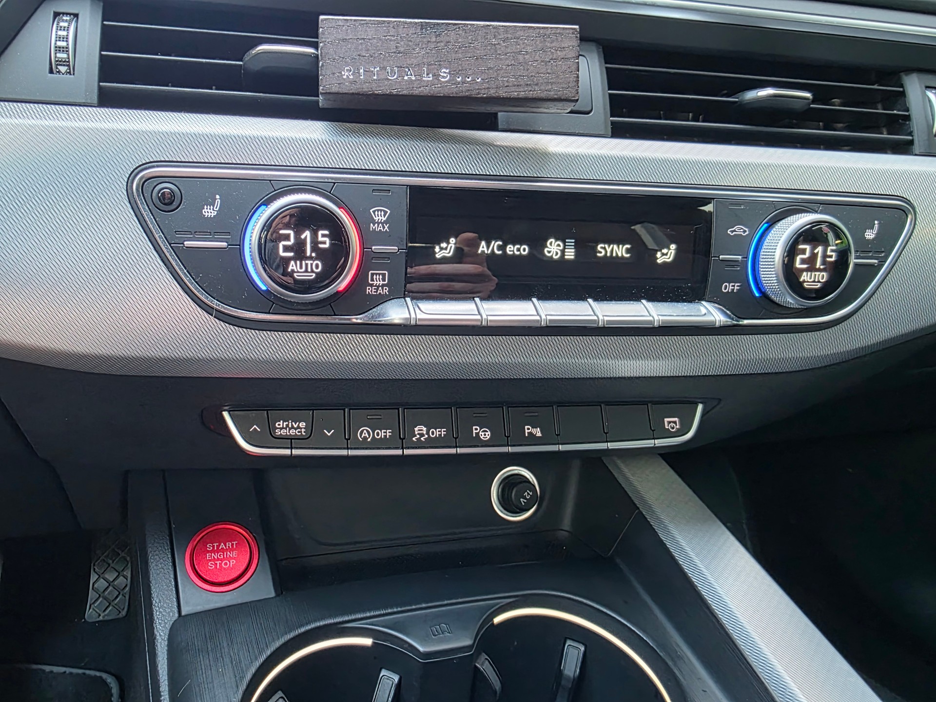 AUDI 2.0 TFSI quattro S-Tronic-image-4