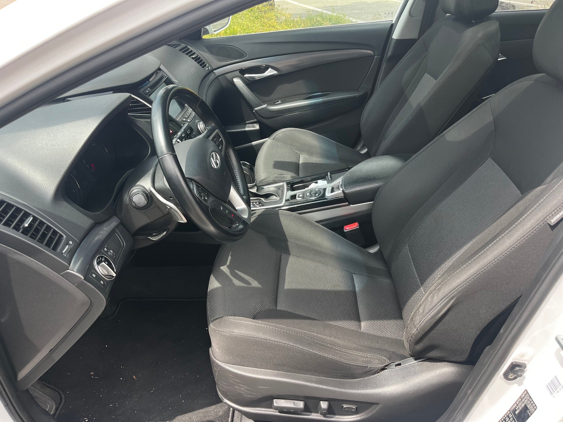 HYUNDAI i40 Wagon 1.7 CRDI Style Automatic-image-12